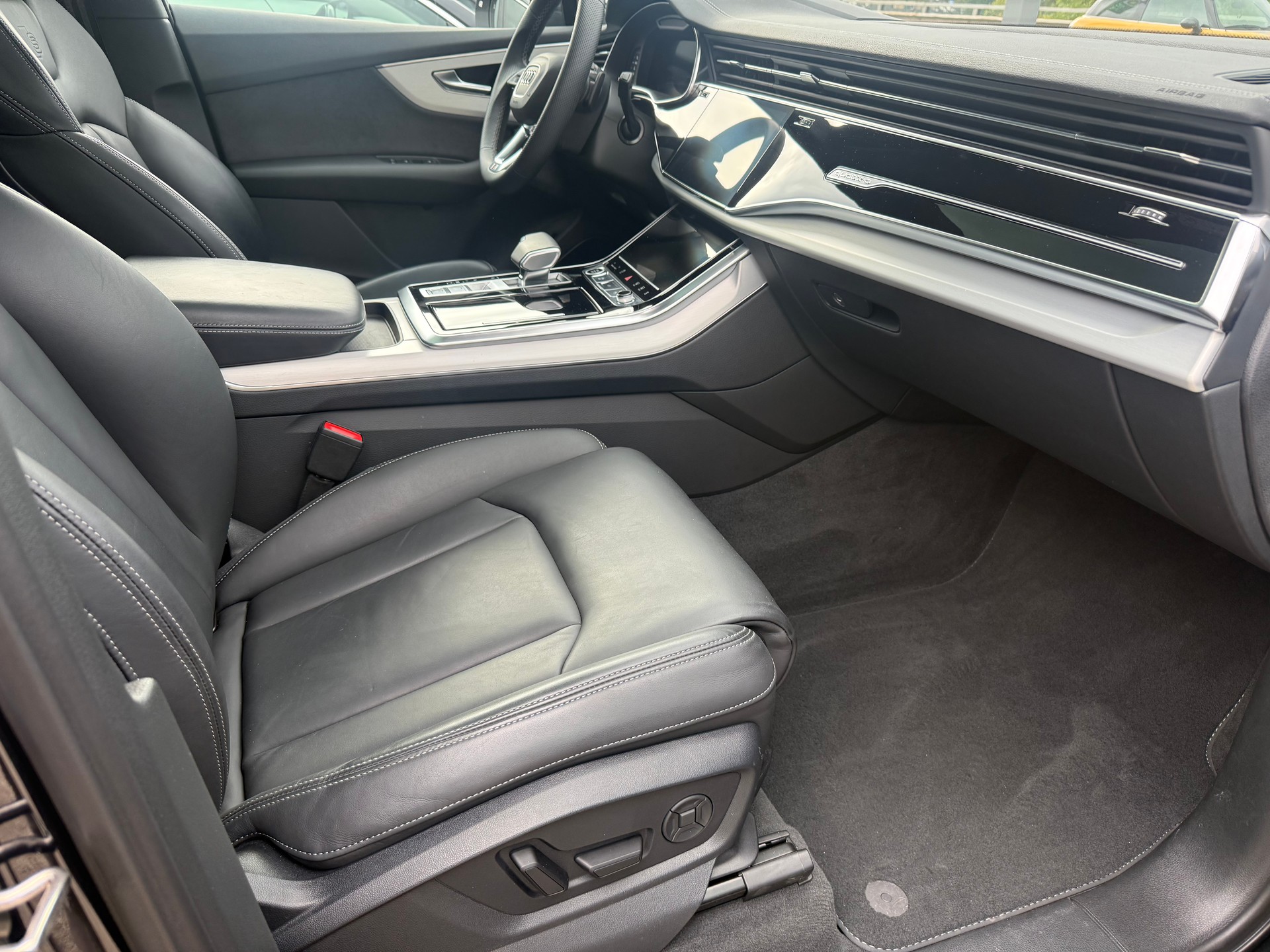 AUDI Q7 50 TDI quattro S Line tiptronic-image-12