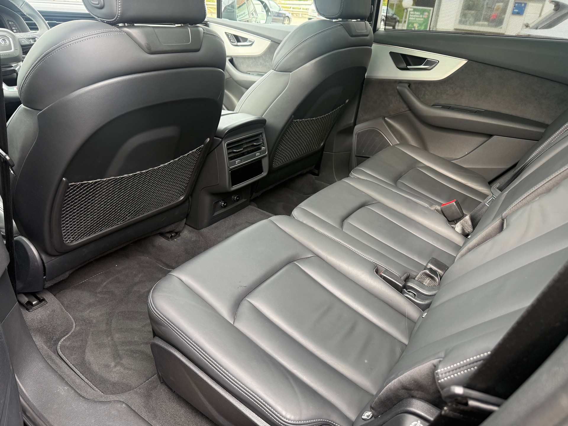 AUDI Q7 50 TDI quattro S Line tiptronic-image-9