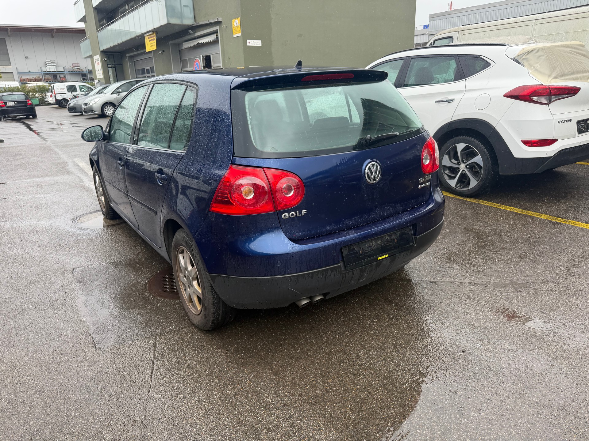 VW Golf 1.9TDI Sportline 4Motion-image-4