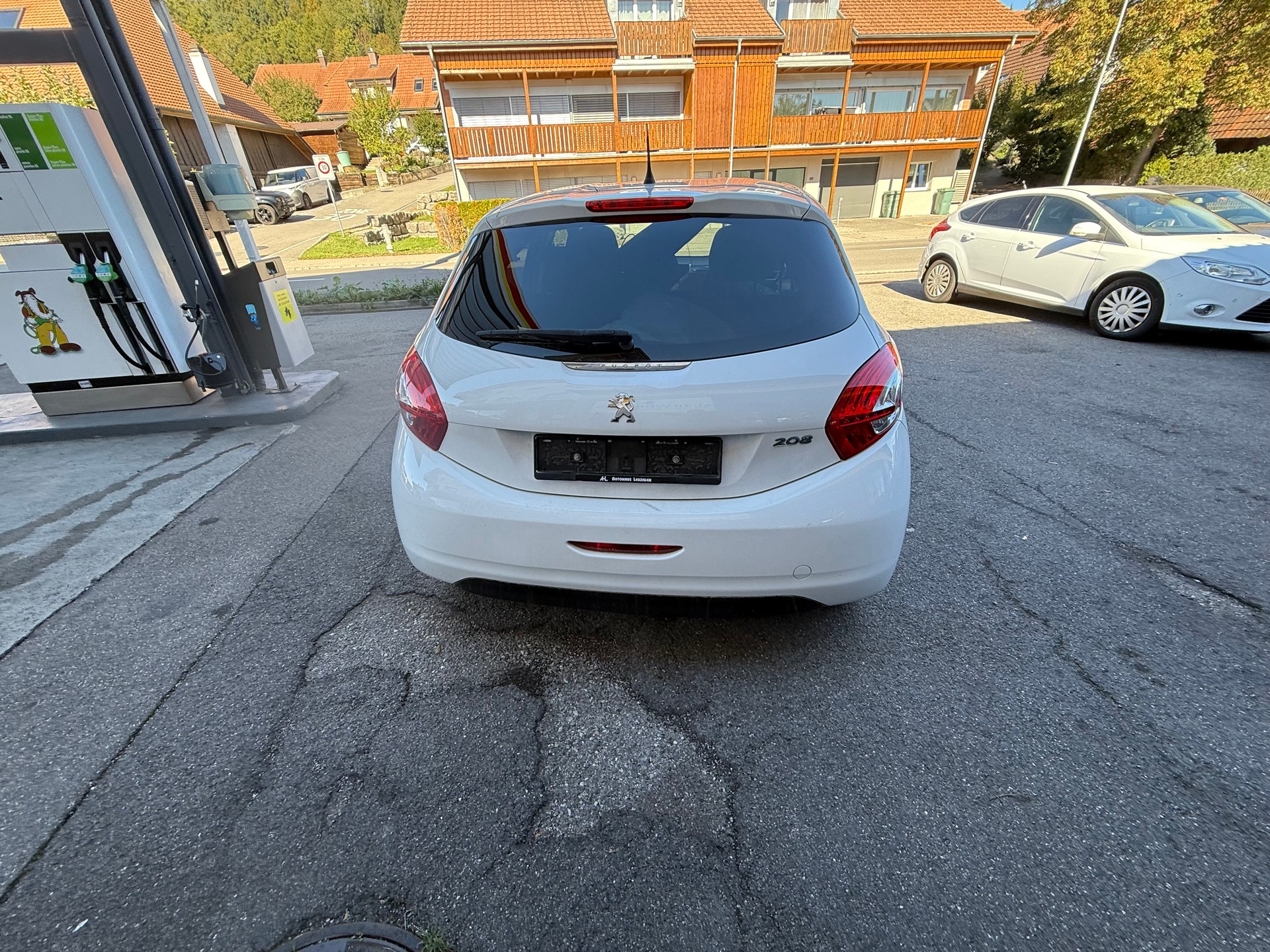 PEUGEOT 208 1.2 VTI Active-image-3