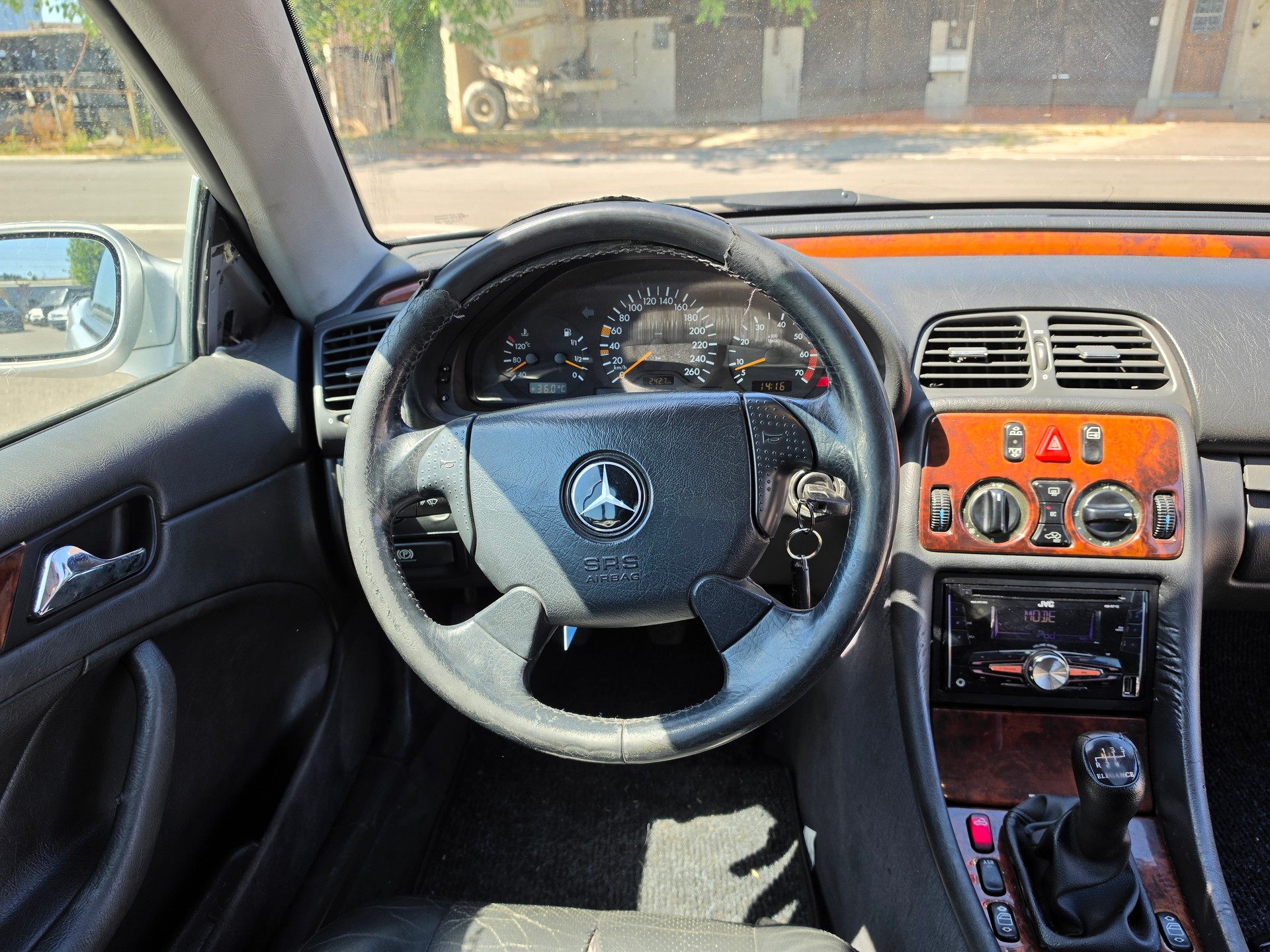MERCEDES-BENZ CLK 230 K Elégance-image-12