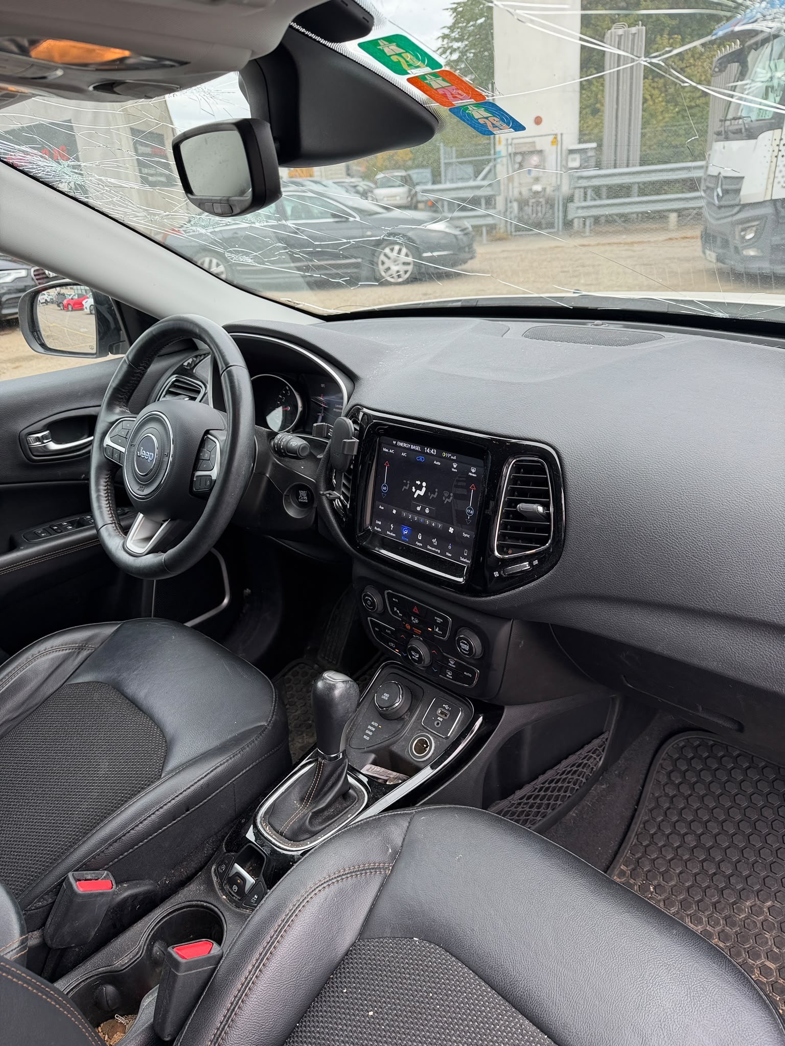 JEEP Compass 1.4 Turbo Limited AWD 9ATX-image-8