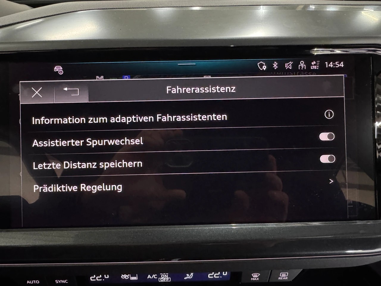 AUDI Q4 e-tron 45 Edition S line Attraction quattro Black-Optik 82kWh / TOP-Ausstattung / Wärmepumpe-image-15