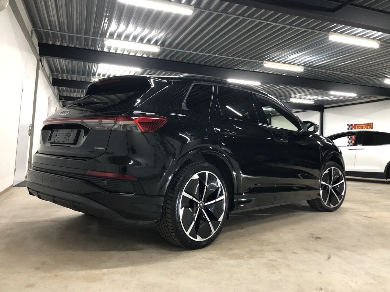 AUDI Q4 e-tron 45 Edition S line Attraction quattro Black-Optik 82kWh / TOP-Ausstattung / Wärmepumpe-image-4