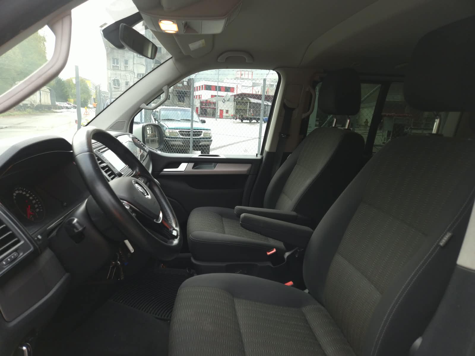 VW T6 Multivan 2.0 TDI Comfortline 4Motion DSG-image-14