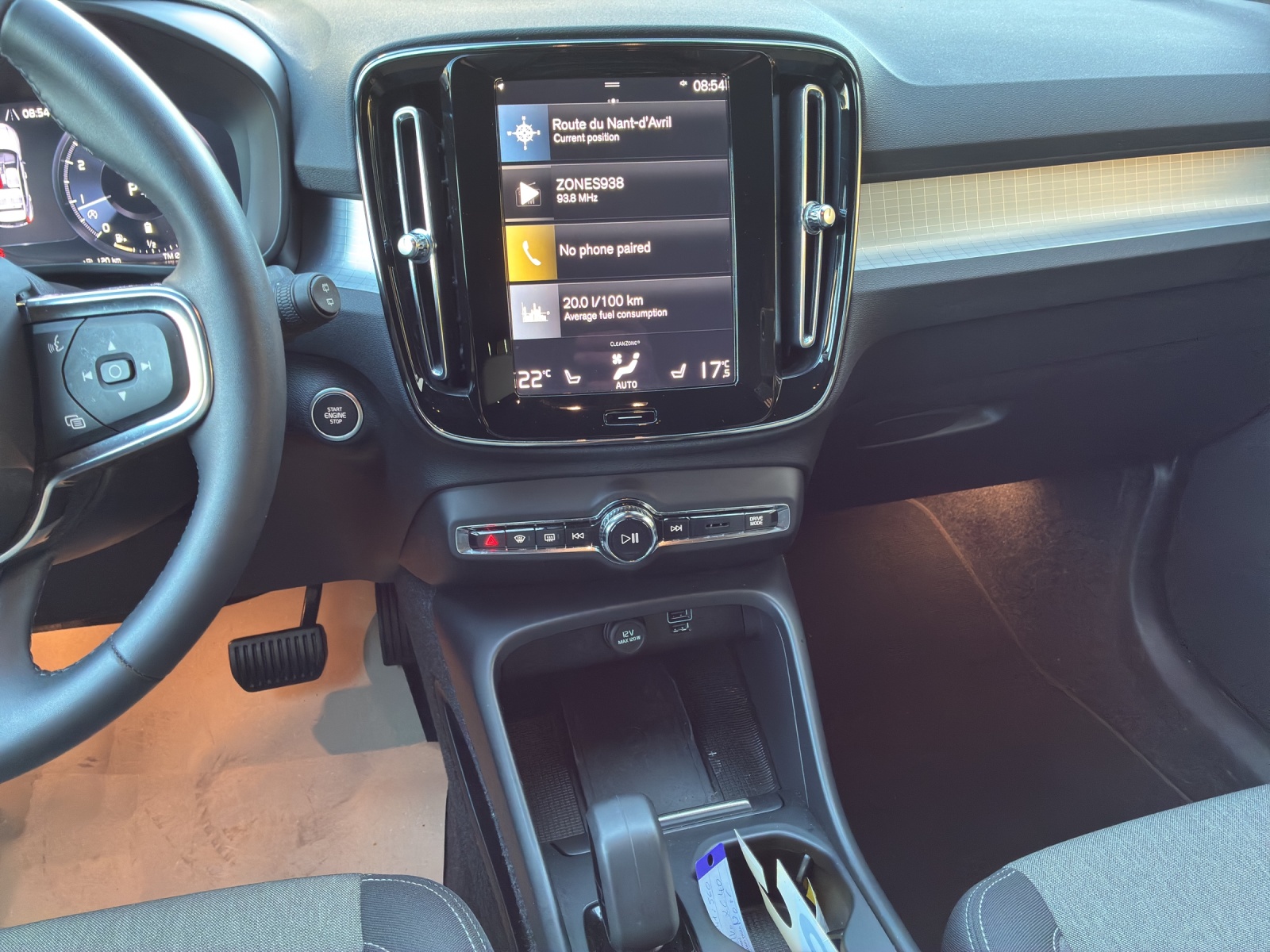 VOLVO XC40 B4 Benzin Mild Hybrid AWD Core DCT-image-10