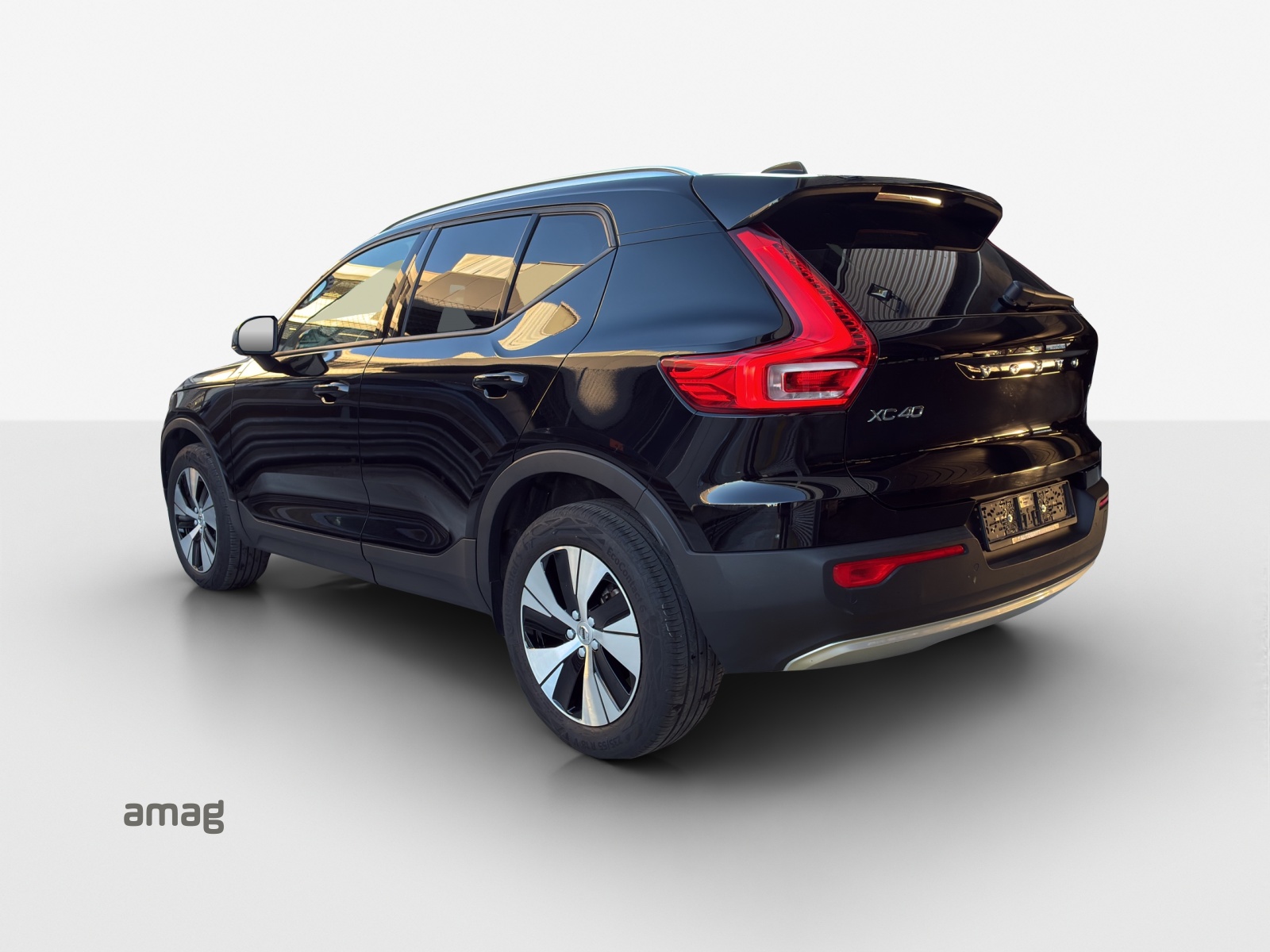 VOLVO XC40 B4 Benzin Mild Hybrid AWD Core DCT-image-2