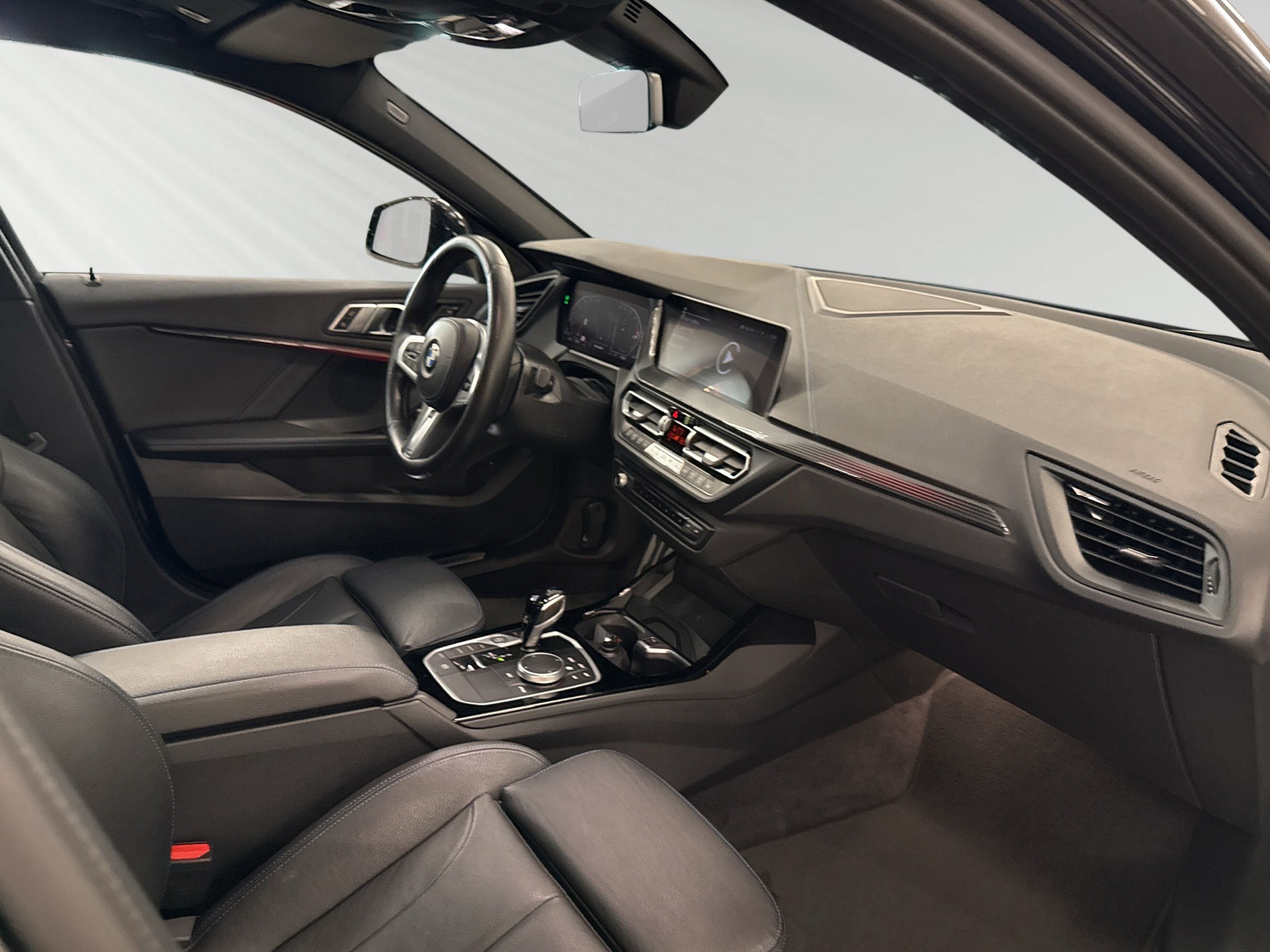 BMW 120i M Sport Steptronic-image-4