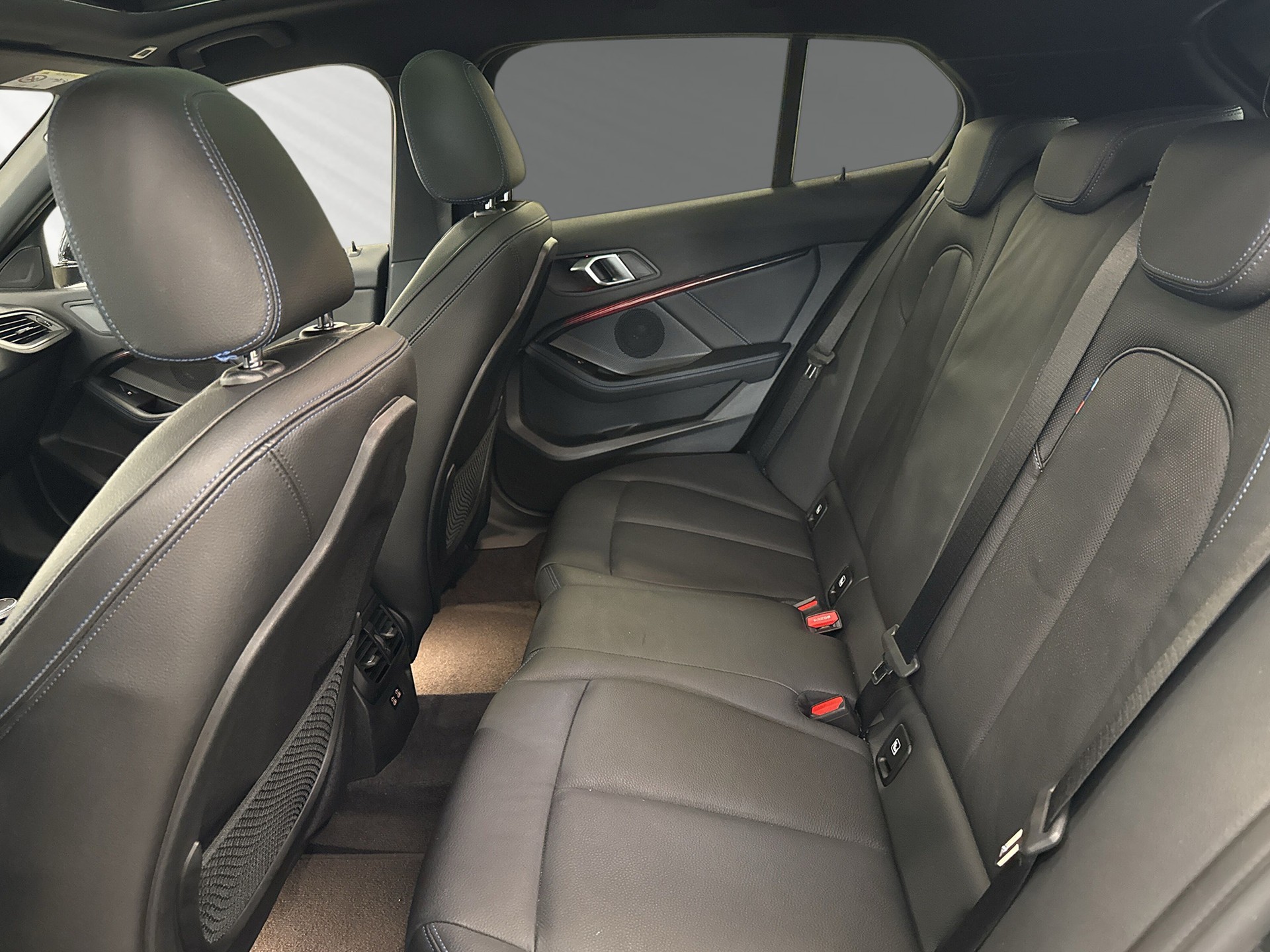 BMW 120i M Sport Steptronic-image-6