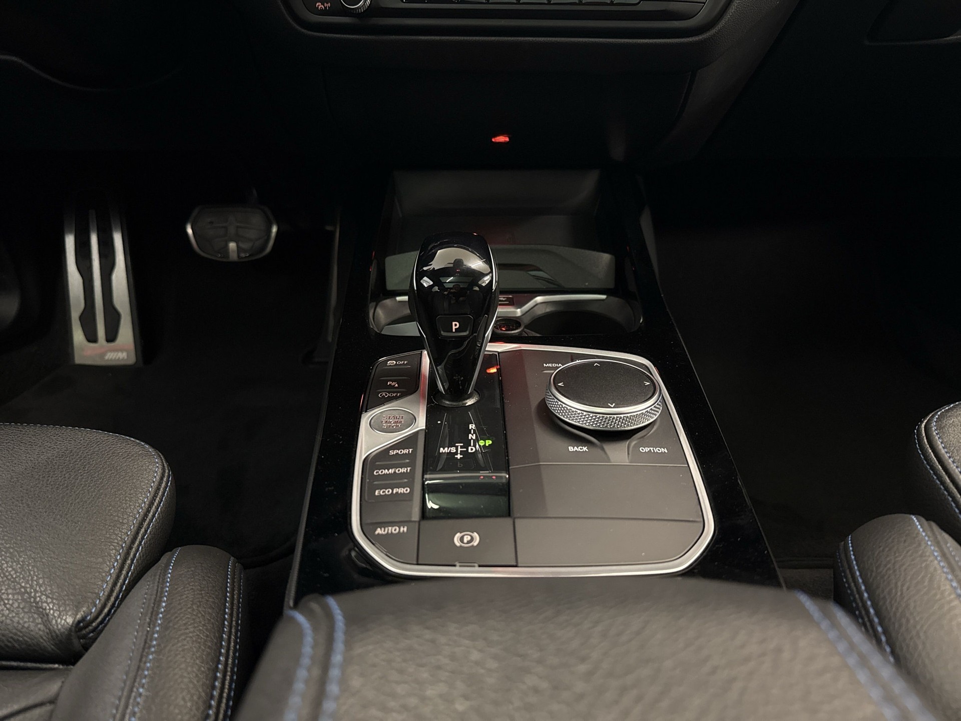 BMW 120i M Sport Steptronic-image-12