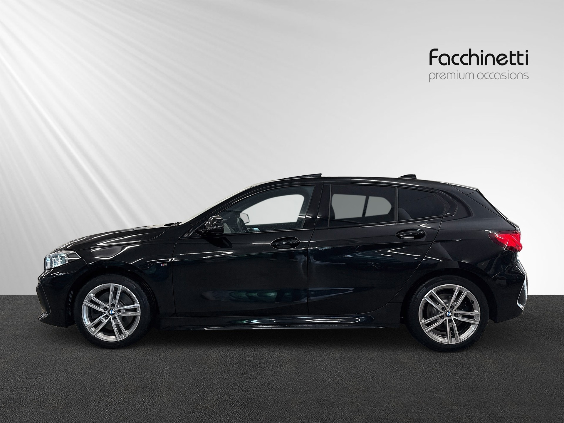 BMW 120i M Sport Steptronic-image-1