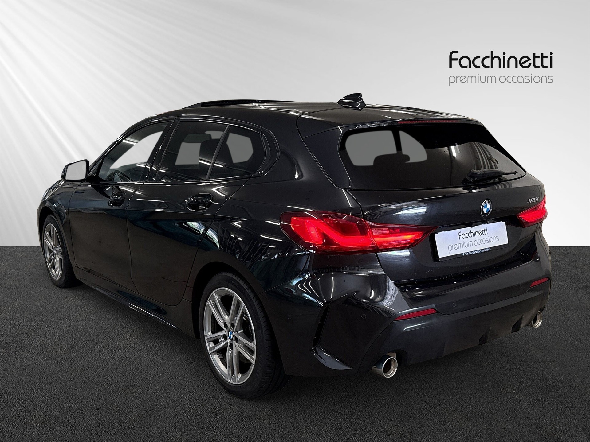 BMW 120i M Sport Steptronic-image-2