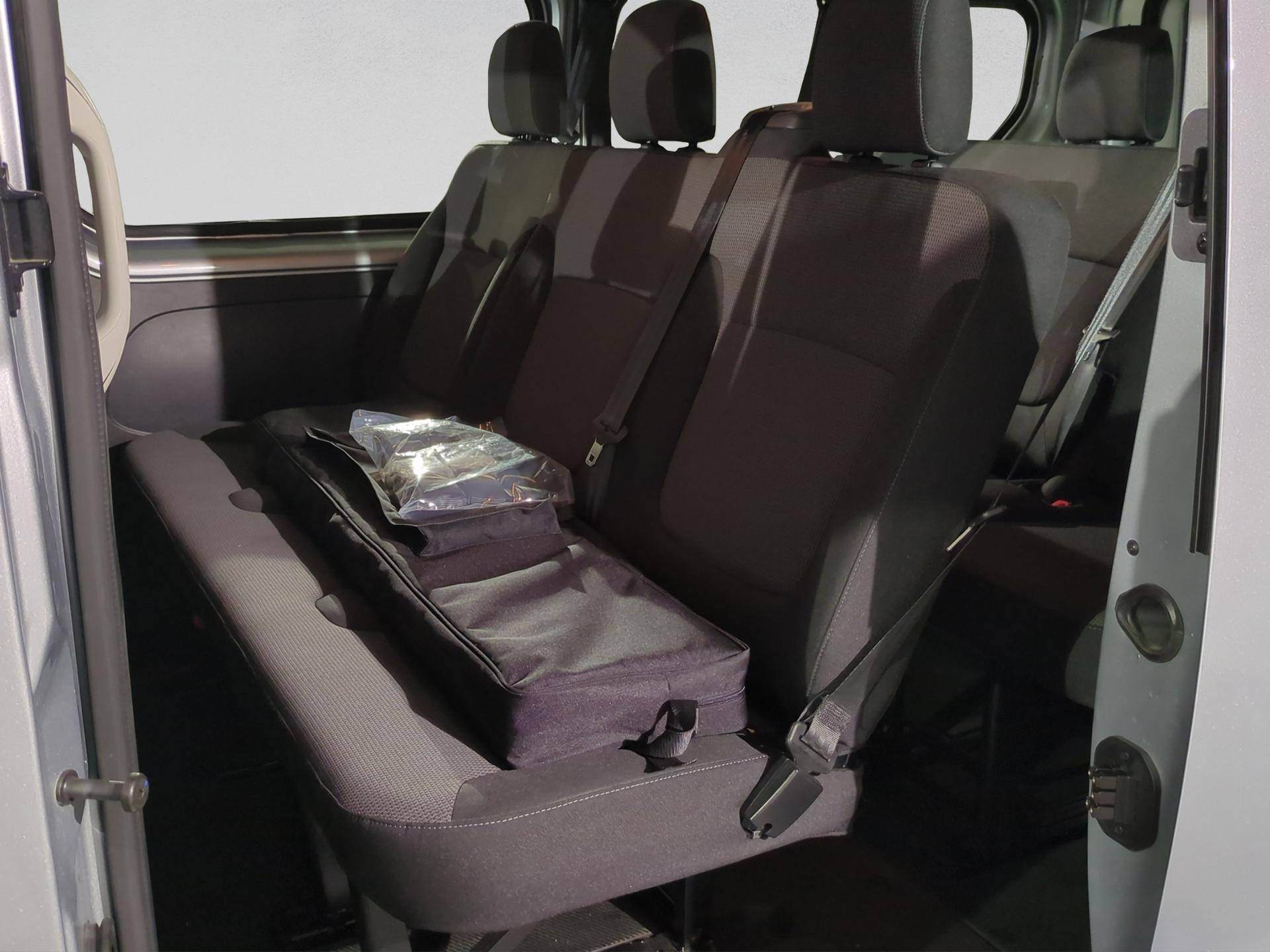 RENAULT Trafic Blue dCi 150 Grand Passenger Evolution EAG-image-14