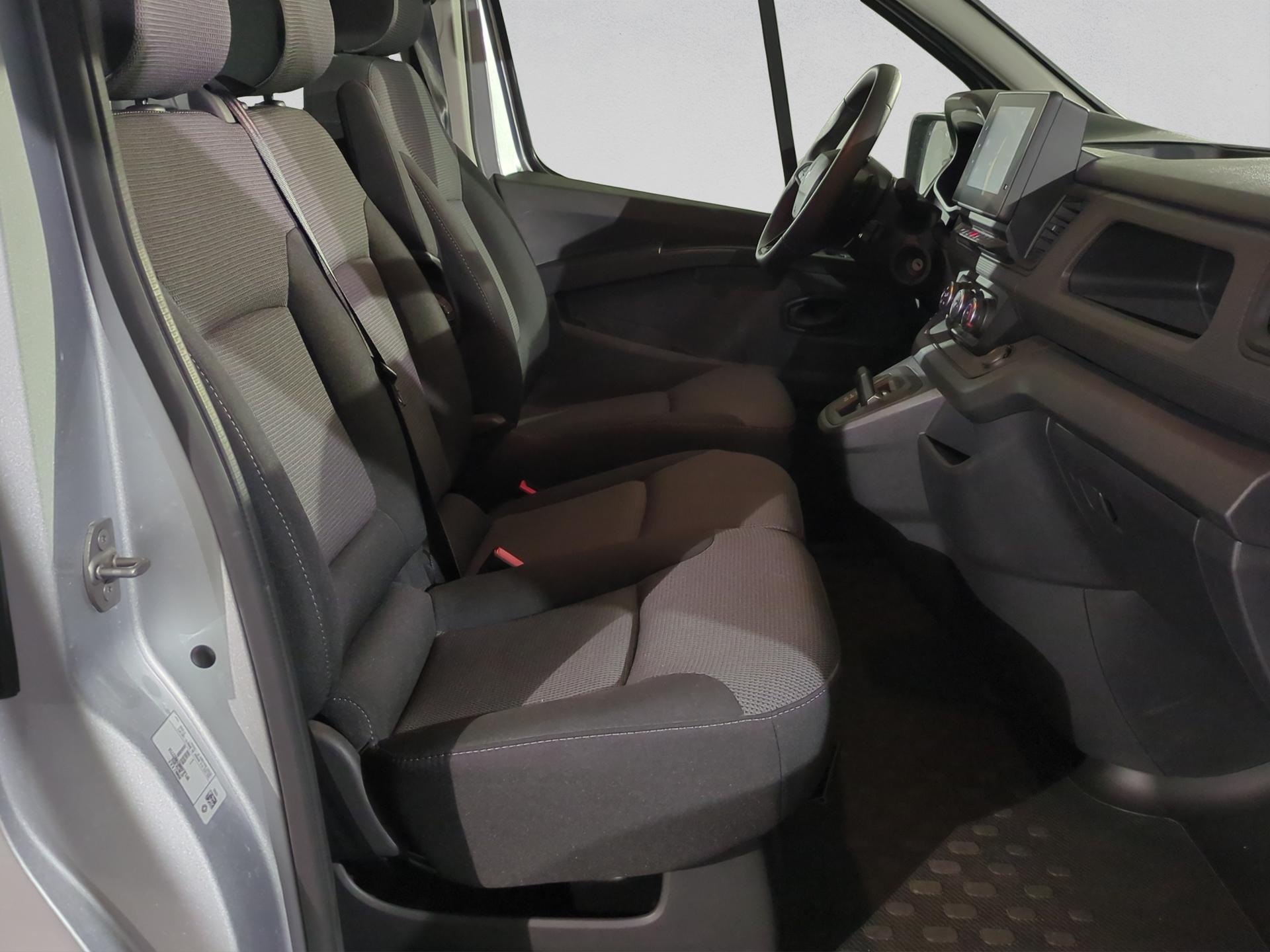 RENAULT Trafic Blue dCi 150 Grand Passenger Evolution EAG-image-16