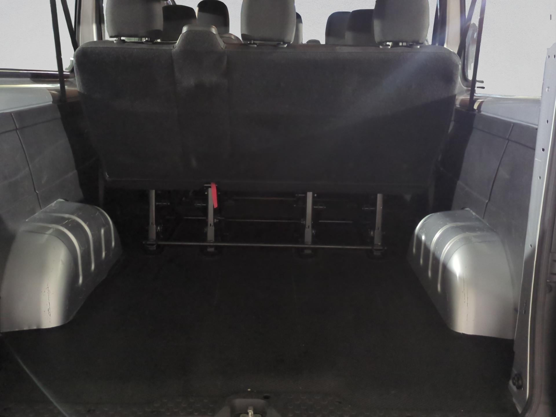 RENAULT Trafic Blue dCi 150 Grand Passenger Evolution EAG-image-15