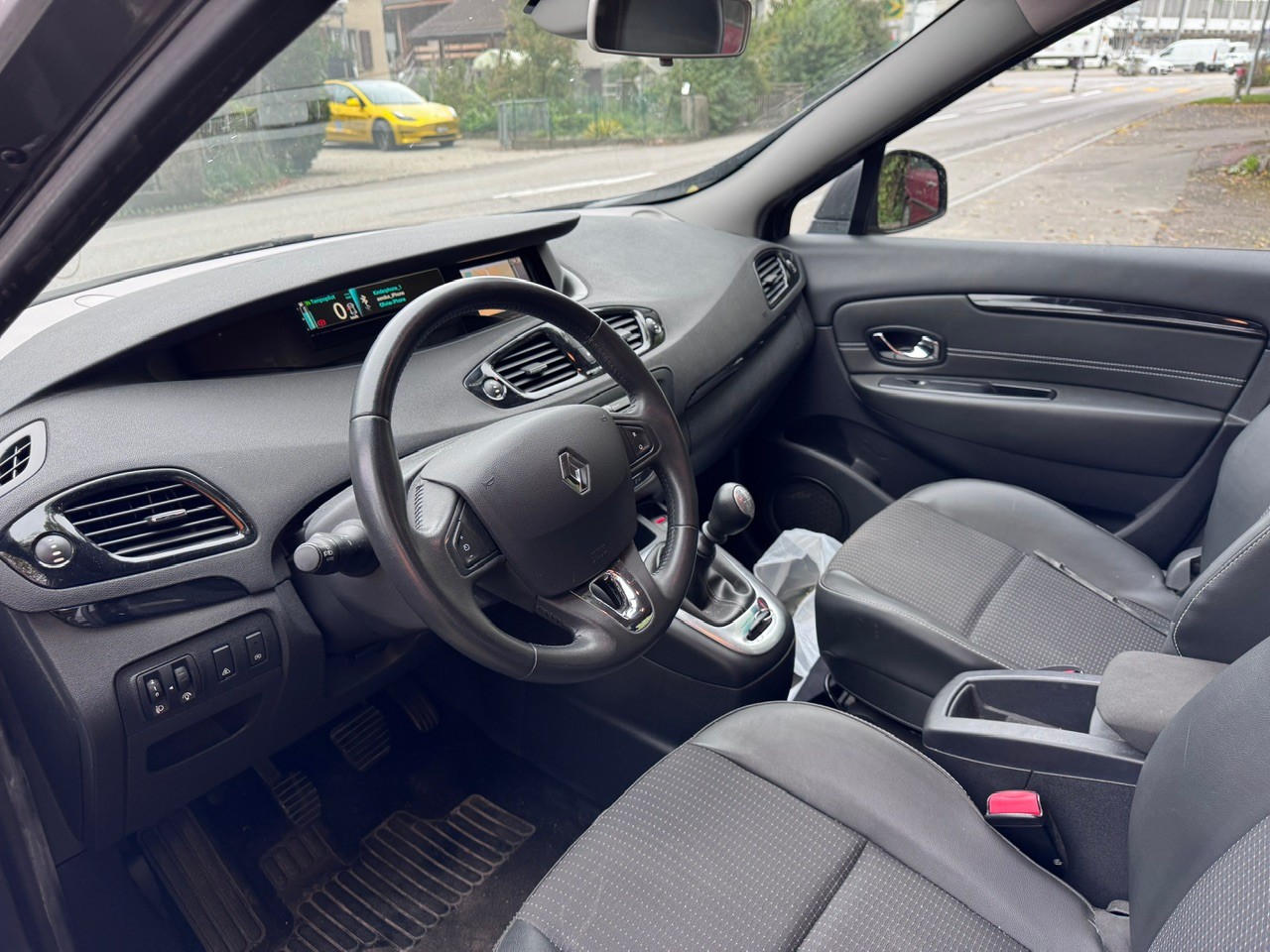 RENAULT Grand Scénic 1.2 16V Turbo Swiss Edition-image-6