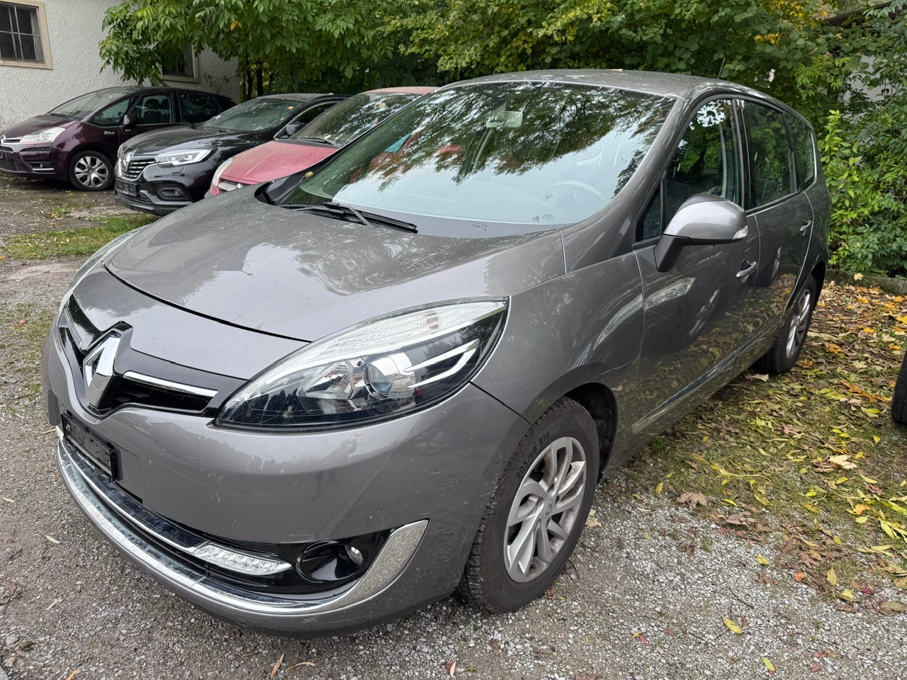 RENAULT Grand Scénic 1.2 16V Turbo Swiss Edition-image-1