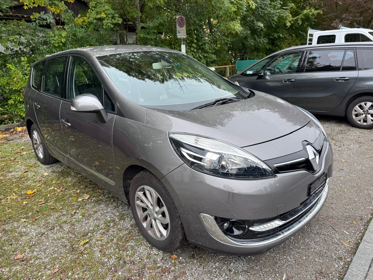 RENAULT Grand Scénic 1.2 16V Turbo Swiss Edition-image-2