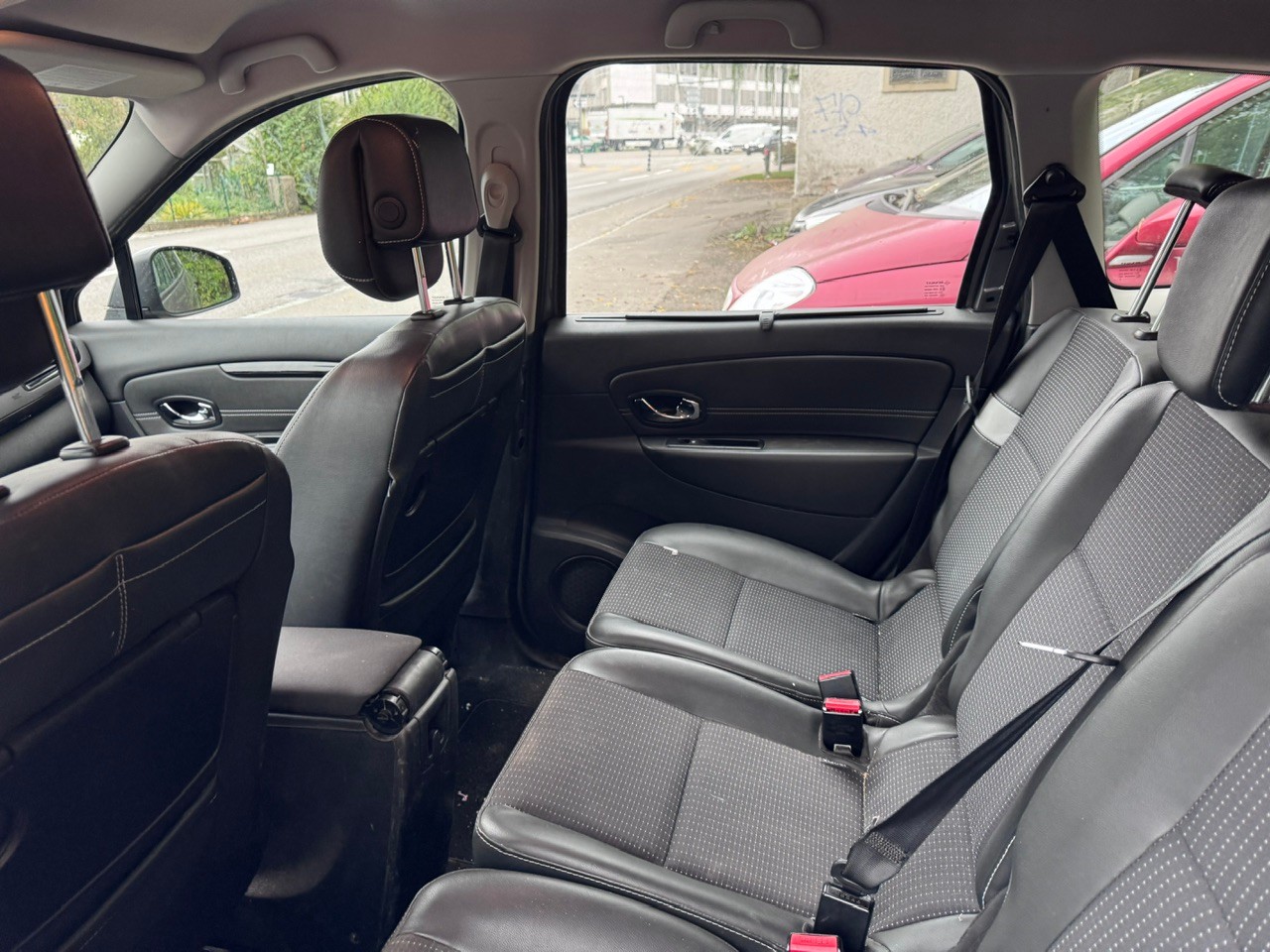 RENAULT Grand Scénic 1.2 16V Turbo Swiss Edition-image-7
