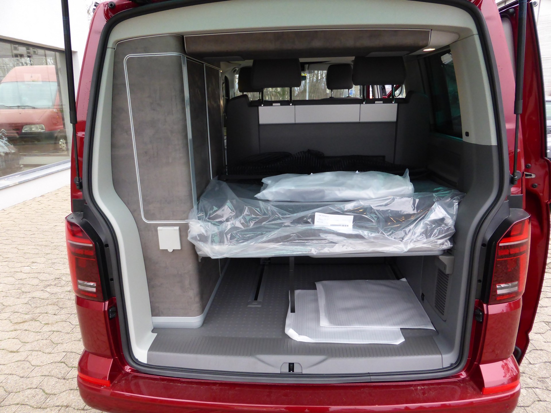 VW T6.1 California 2.0 TDI Ocean Edition 4Motion-image-12