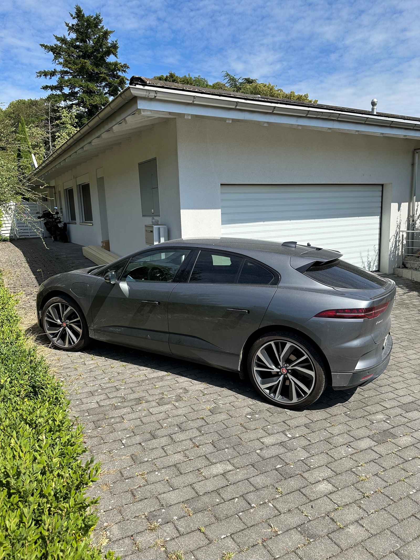 JAGUAR I-Pace EV400 HSE AWD-image-0
