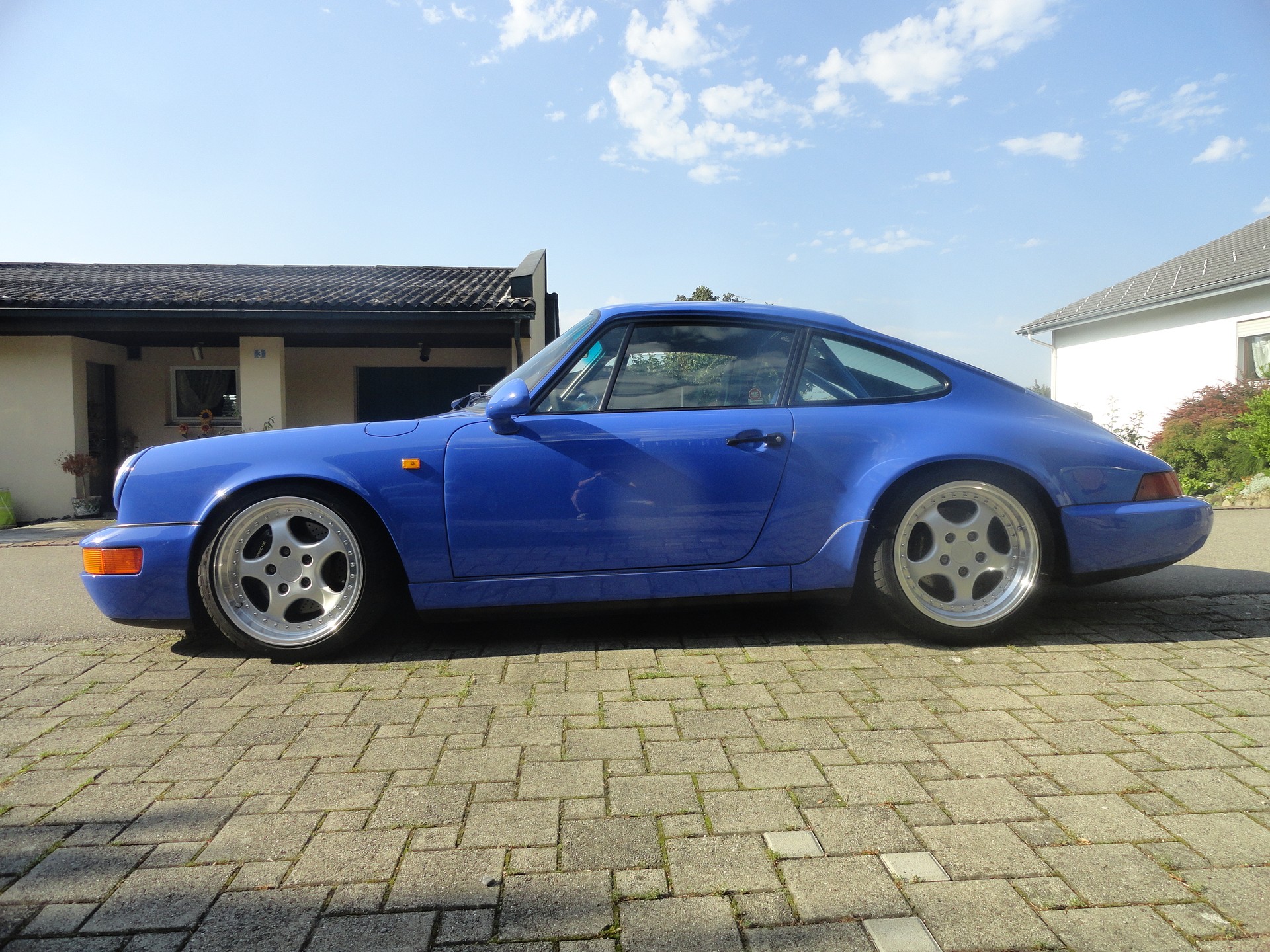 PORSCHE 911 Carrera 2 RS Touring-image-2
