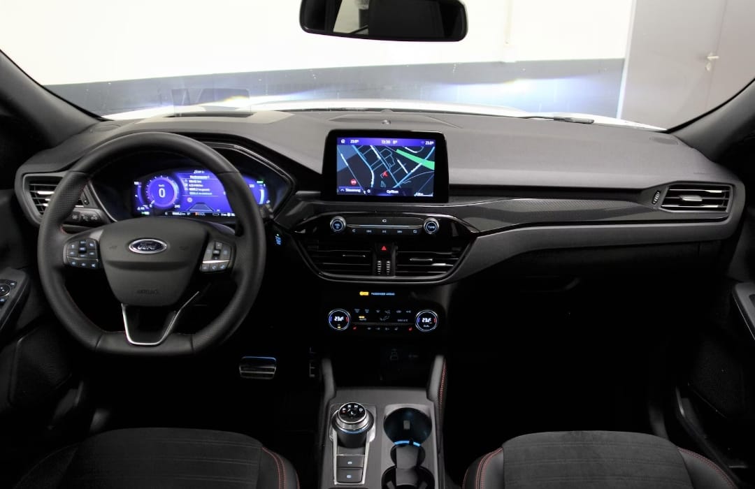 FORD Kuga 2.5 Hybrid ST-Line X FHEV 4x4-image-3