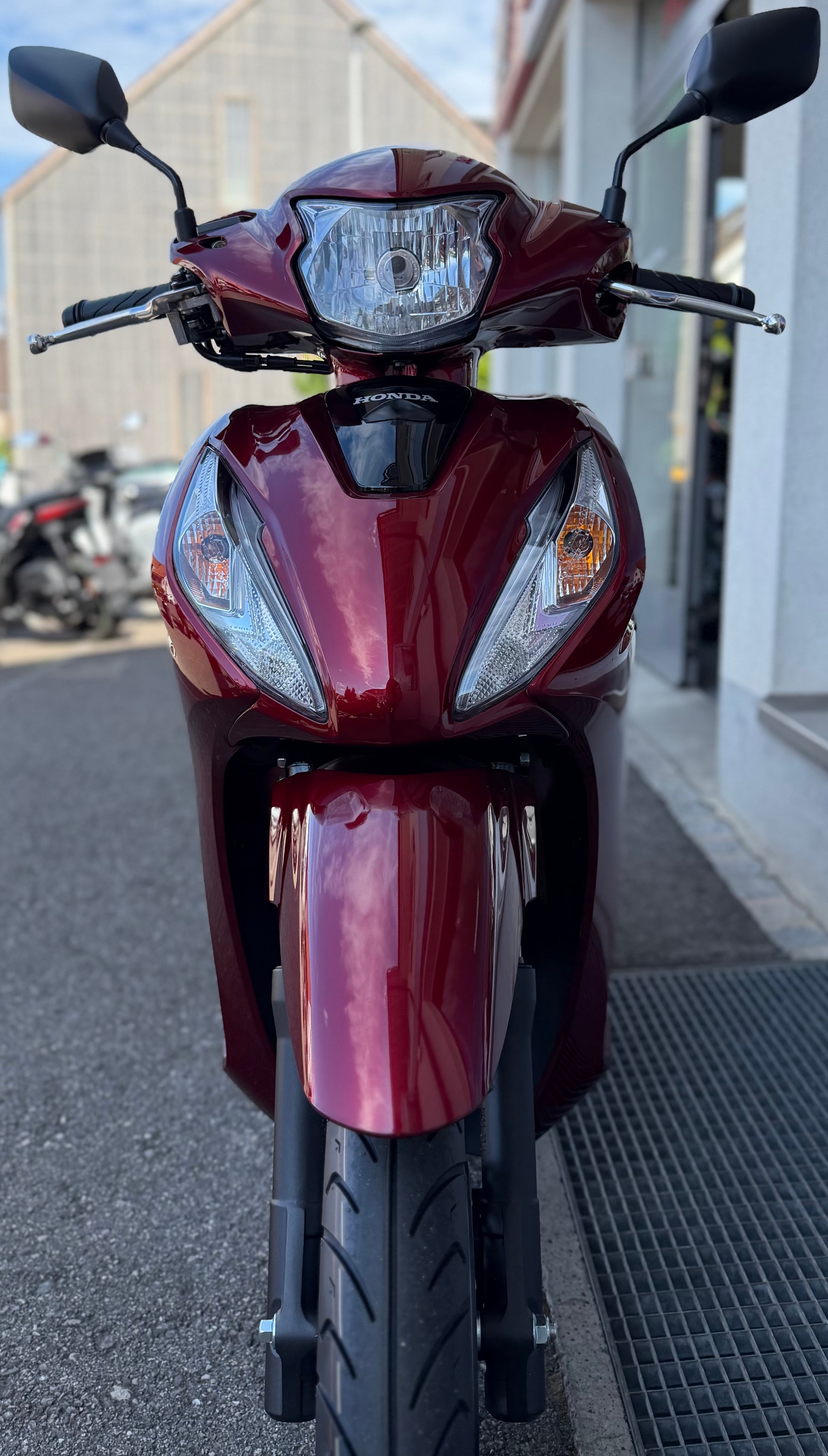 HONDA NSC Vision 110-showroom-element-1