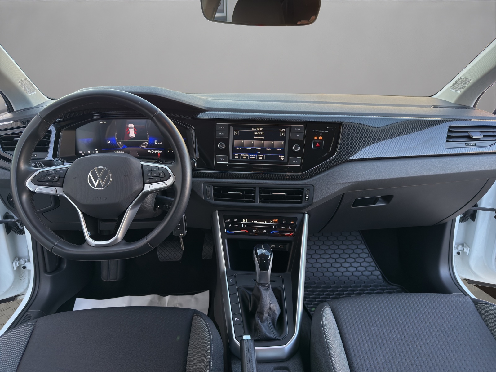 VW Polo 1.0 TSI Life DSG-image-13