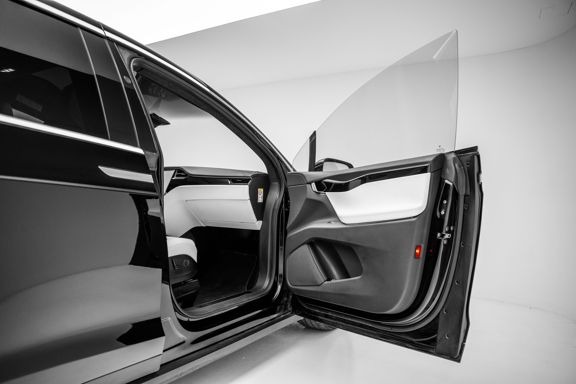 TESLA Model X 100 D-image-18