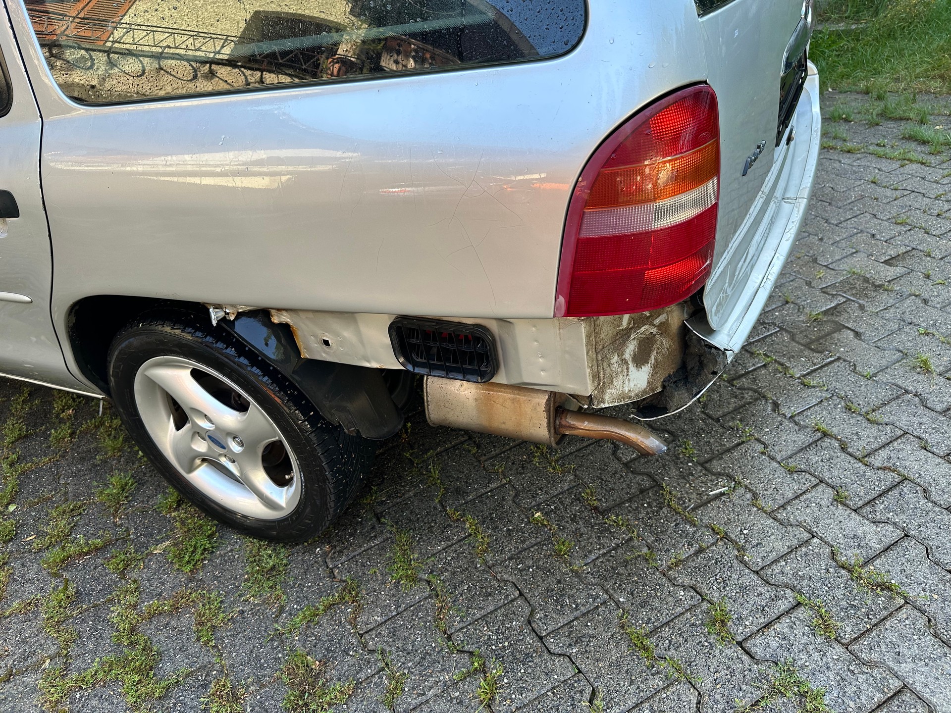 FORD Mondeo 2.0i RS FIXPREIS-image-1