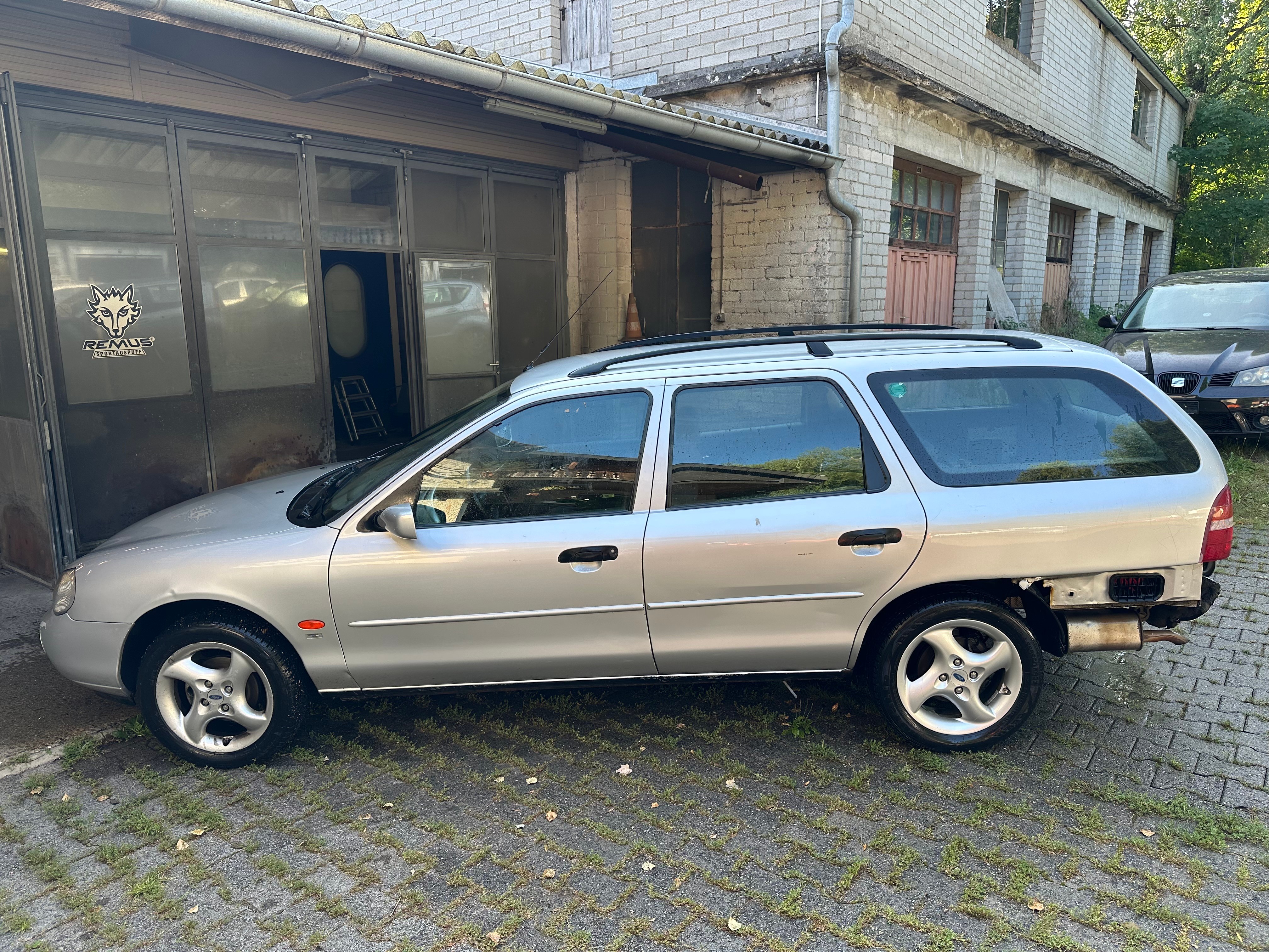 Car photo