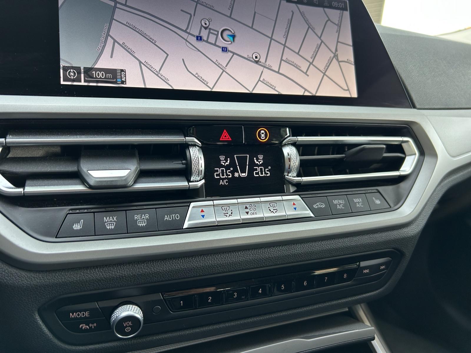 BMW 330e xDrive Touring-image-17