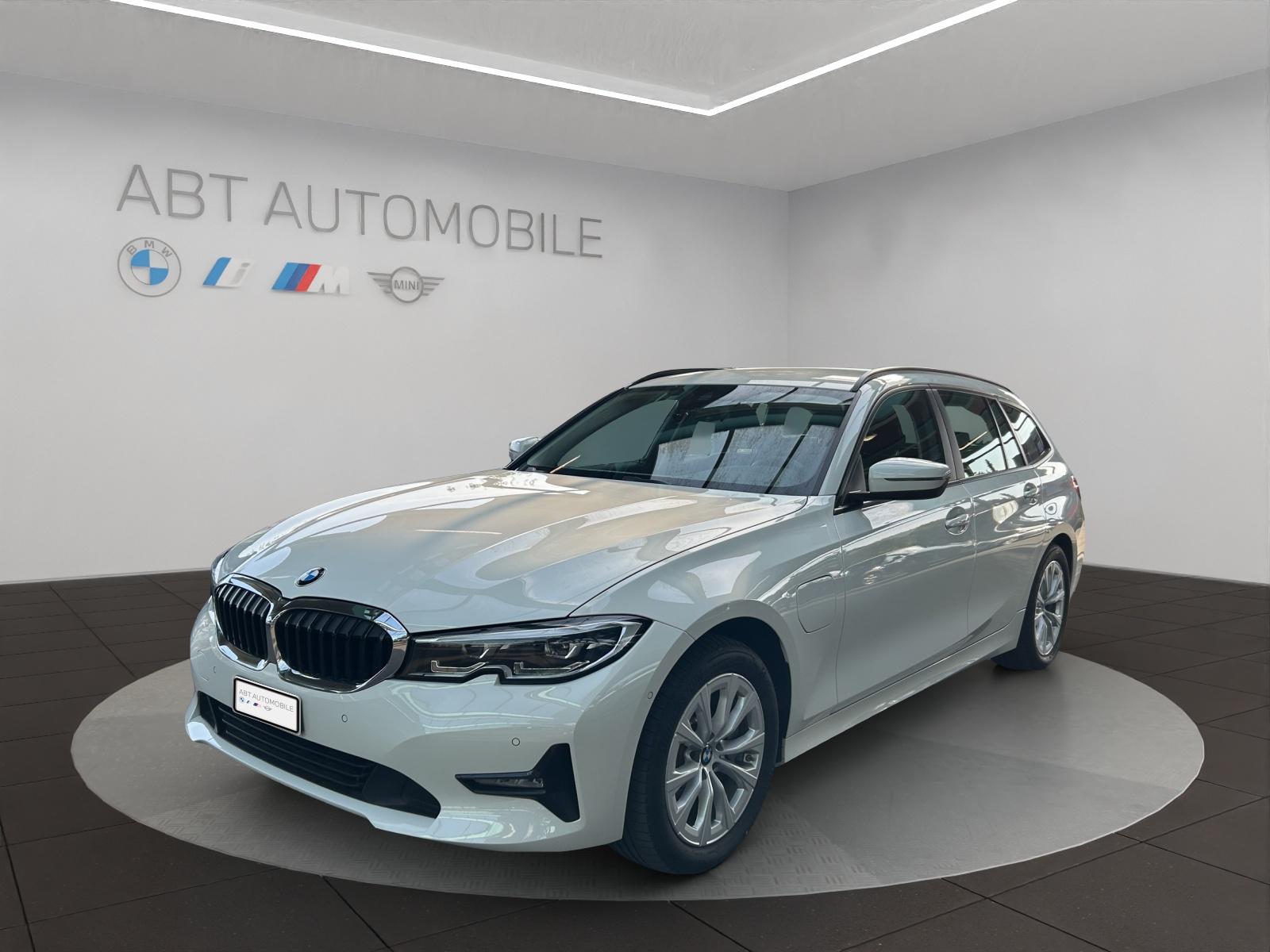 BMW 330e xDrive Touring-image-0