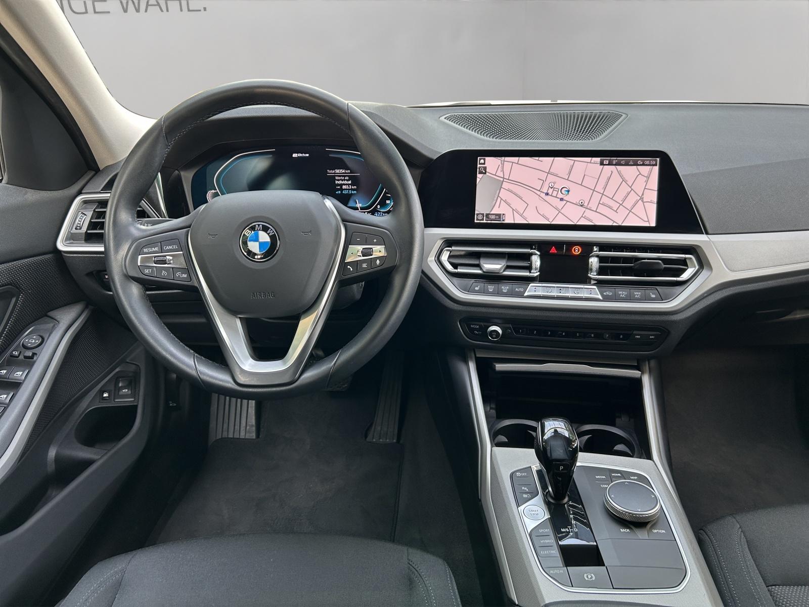 BMW 330e xDrive Touring-image-6