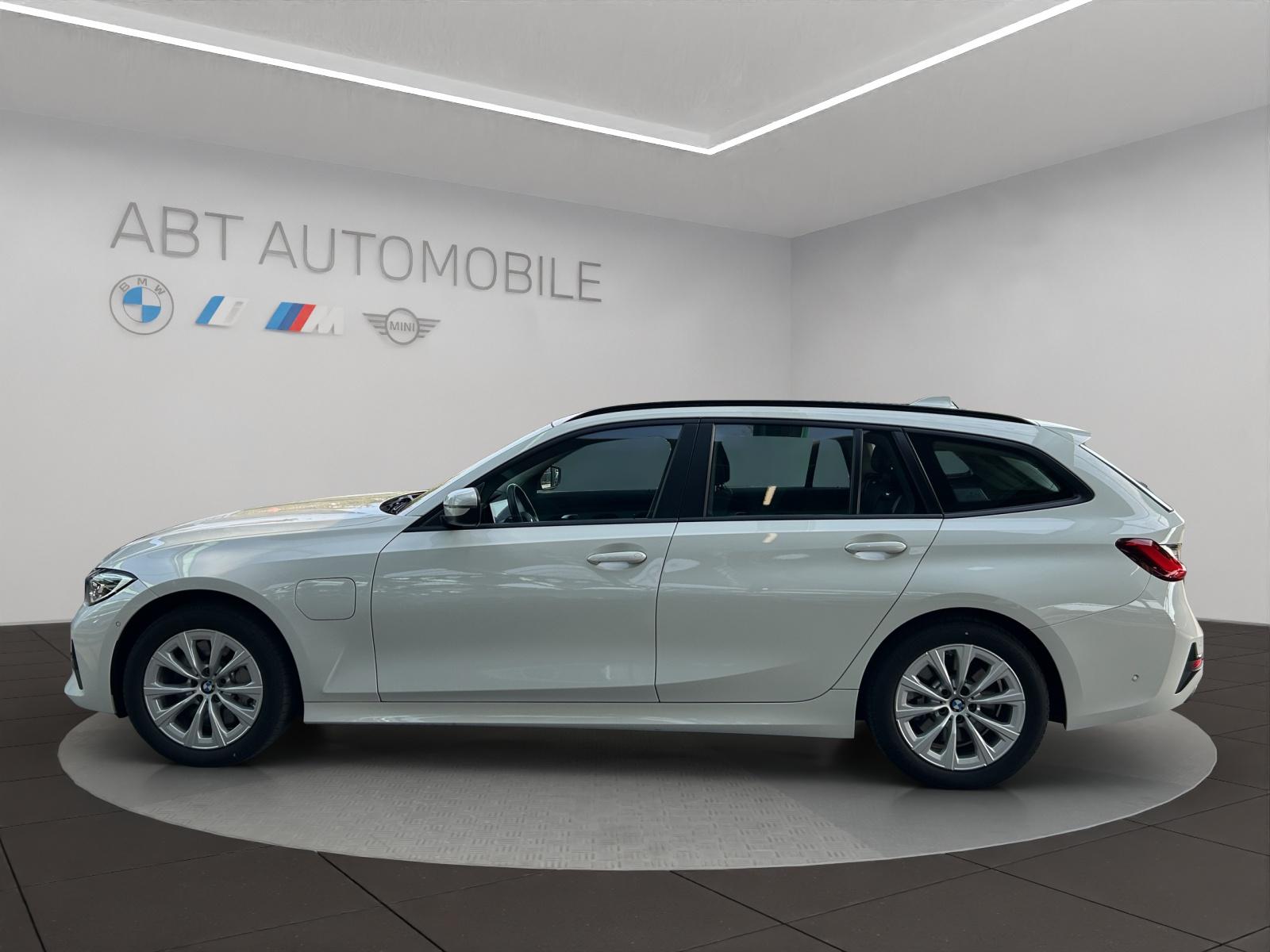 BMW 330e xDrive Touring-image-3