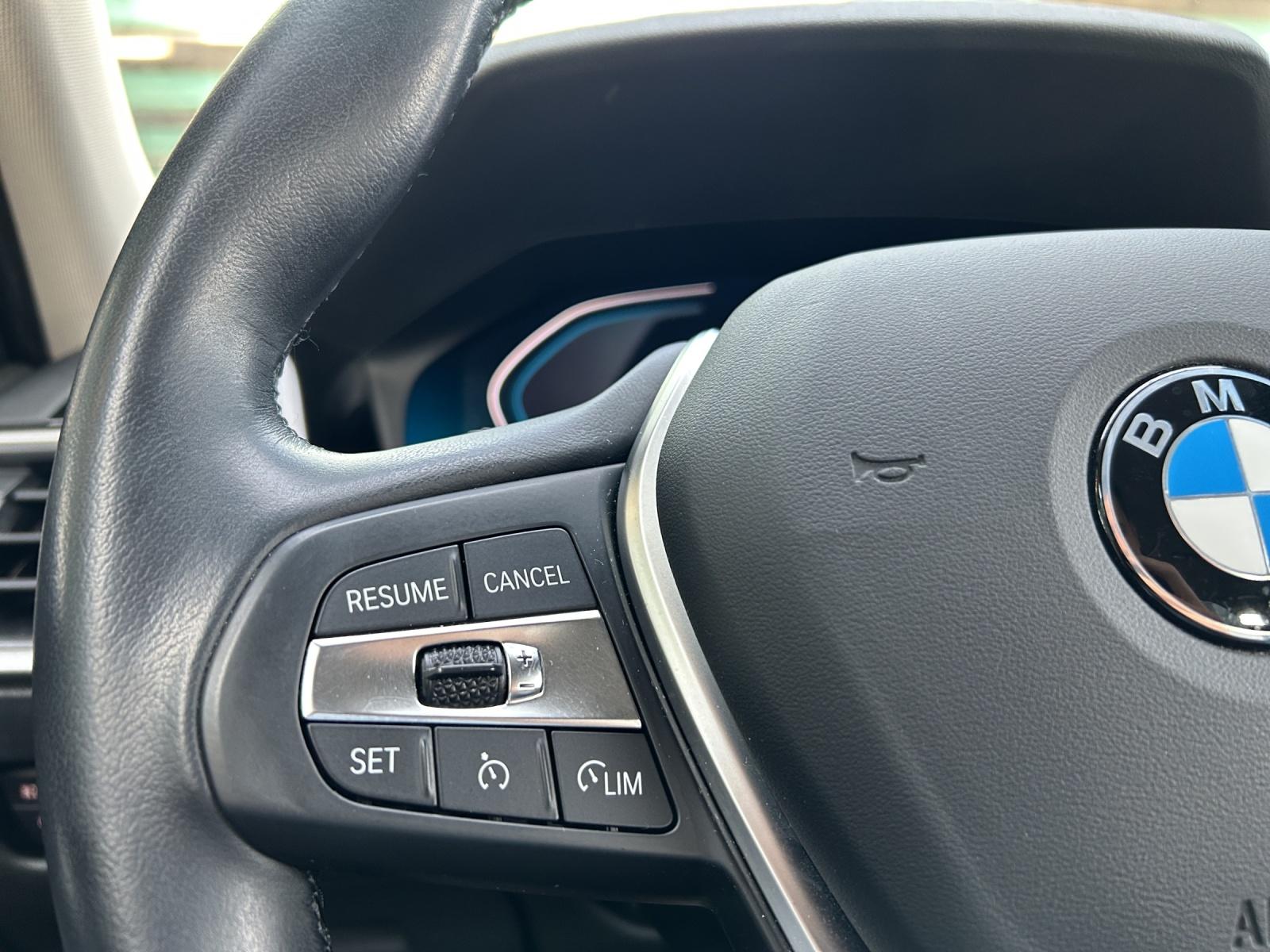 BMW 330e xDrive Touring-image-15