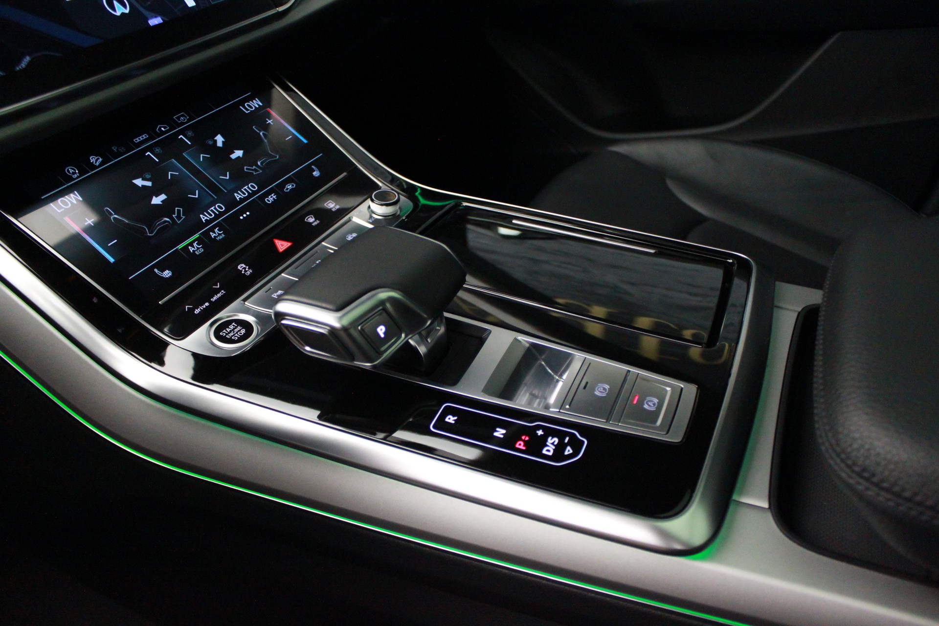 AUDI Q8 50 TDI quattro tiptronic-image-12