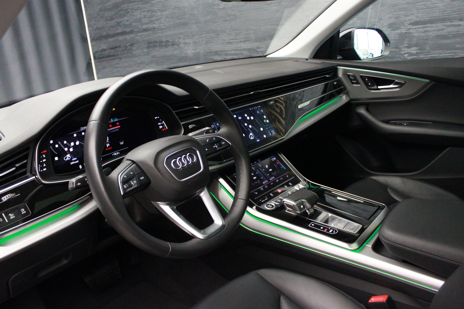 AUDI Q8 50 TDI quattro tiptronic-image-13