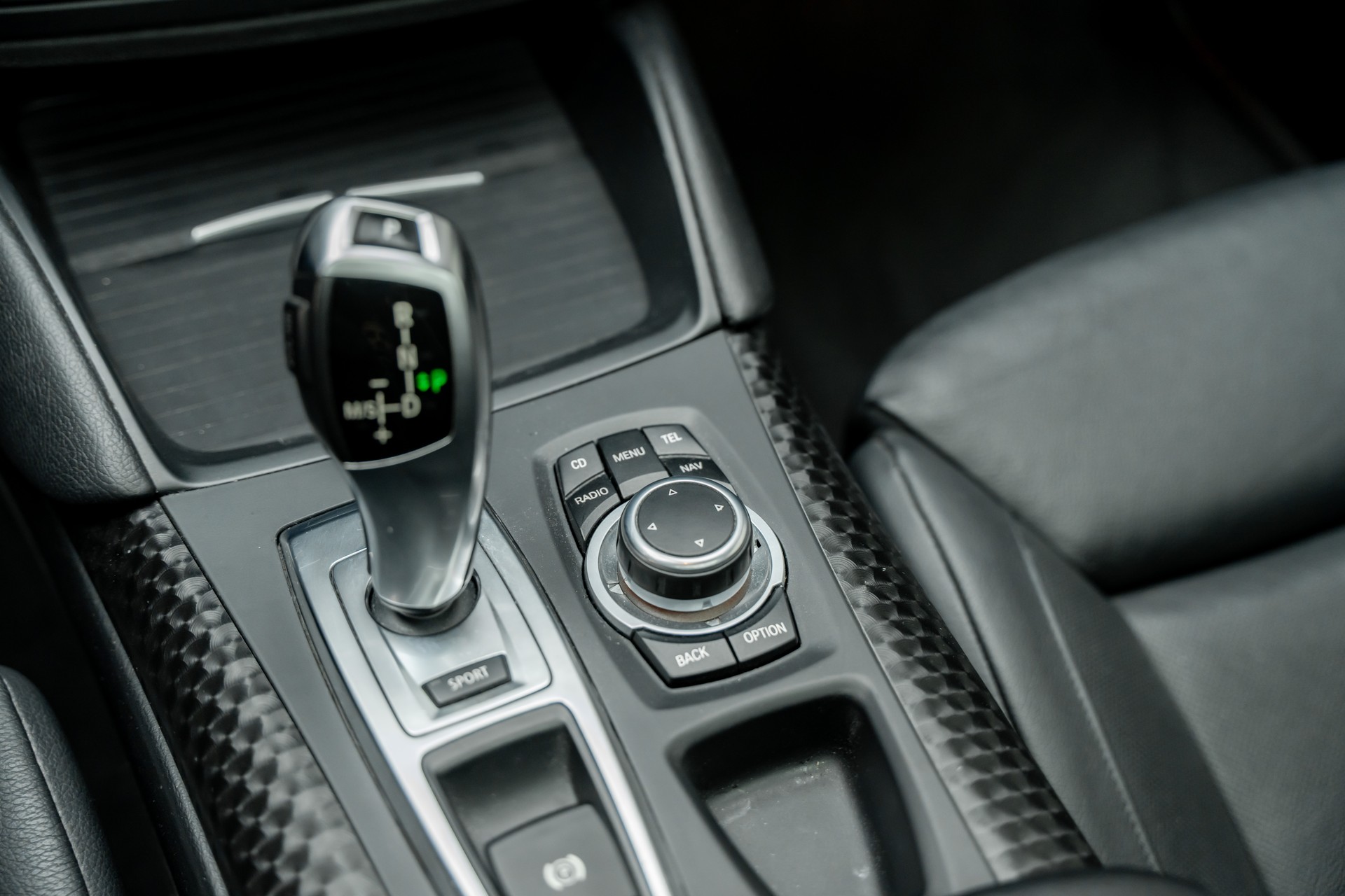 BMW X6 xDrive 40d Steptronic-image-13