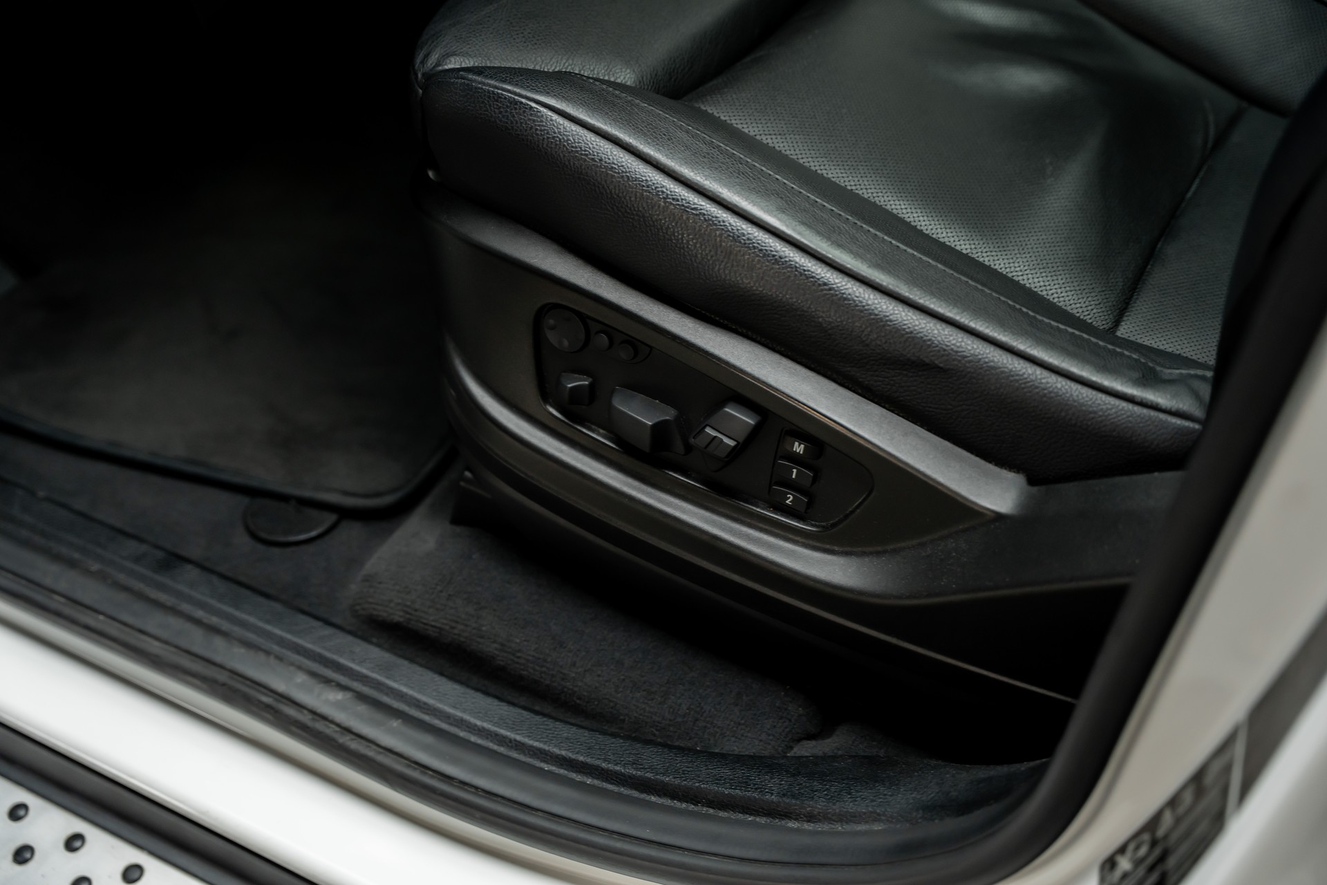 BMW X6 xDrive 40d Steptronic-image-19