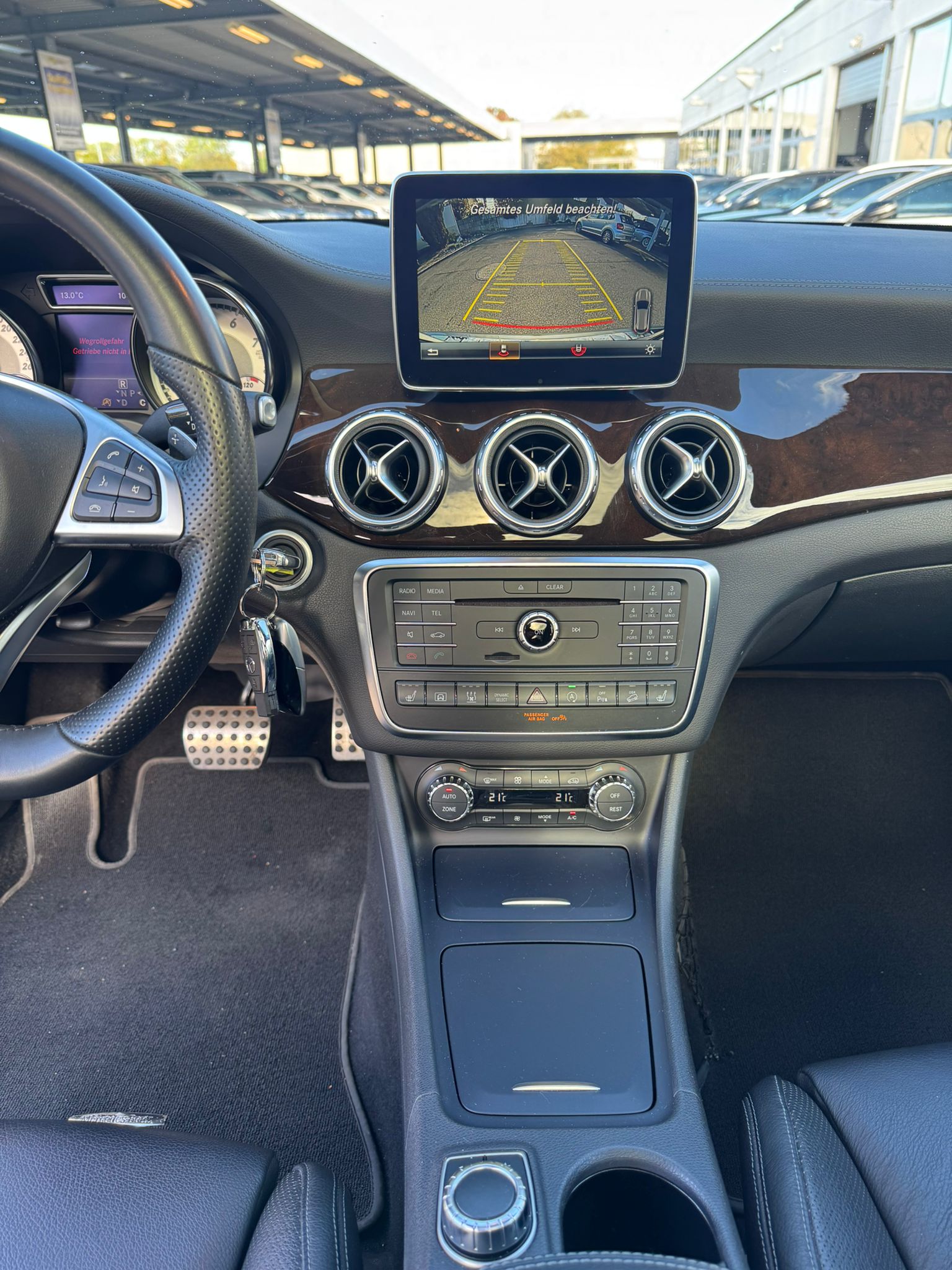 MERCEDES-BENZ GLA 250 AMG Line 4Matic 7G-DCT-image-11