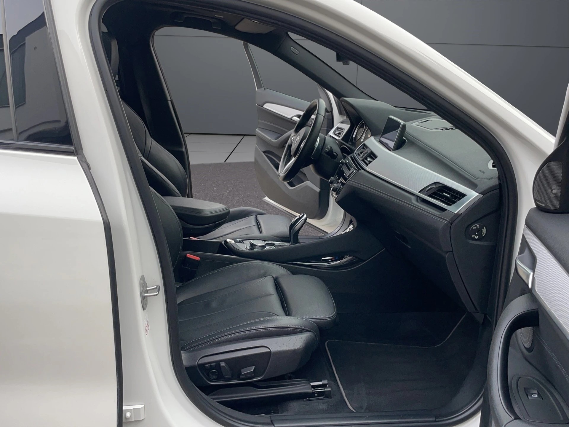 BMW X2 xDrive 20d M Sport Steptronic-image-5