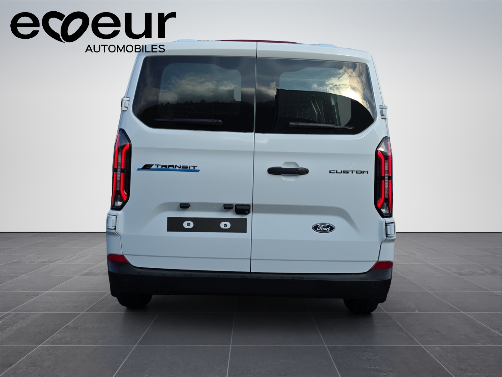 FORD E-Transit C van 320 L1 74 kWh Trend-image-4