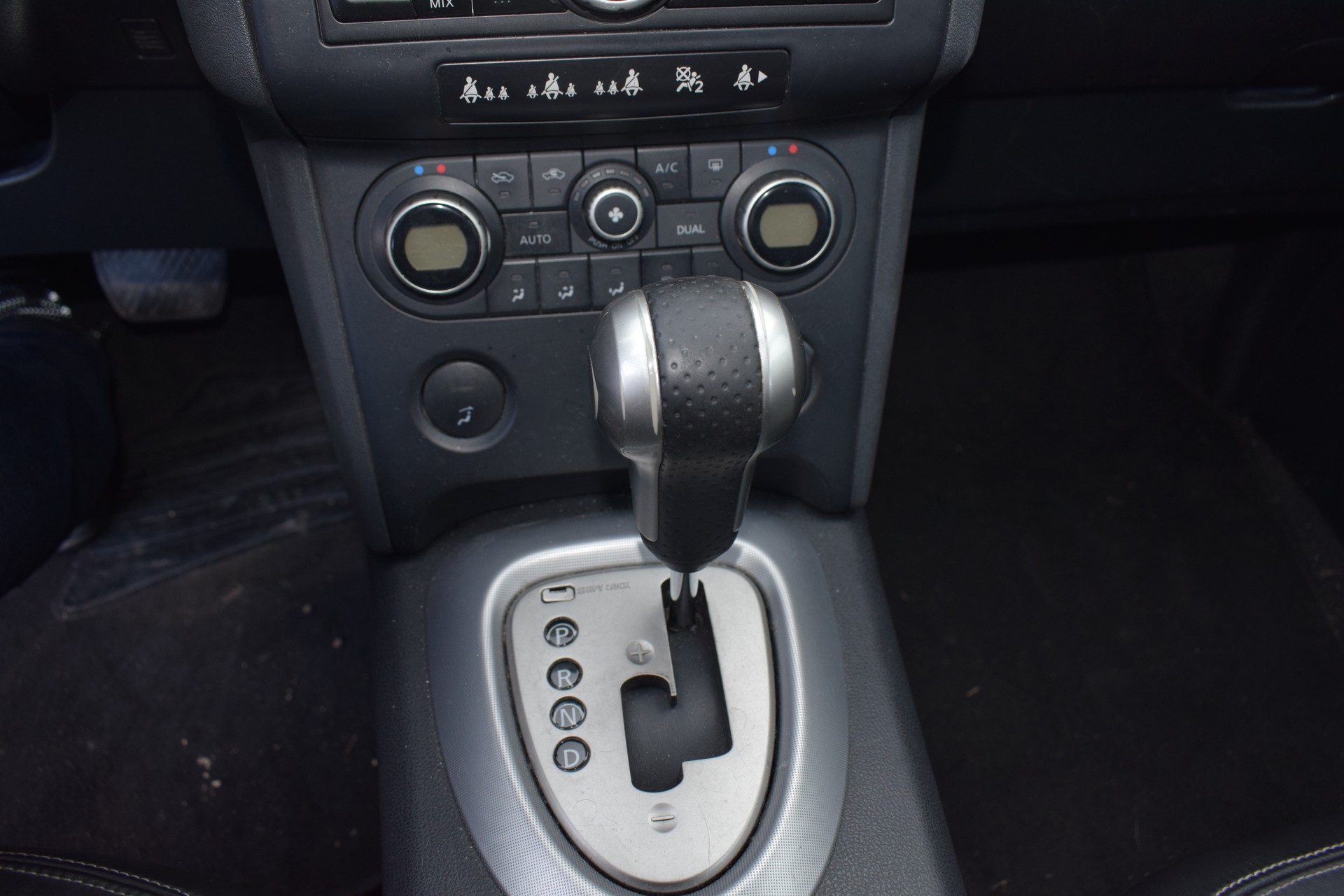 NISSAN Qashqai 2.0 4WD tekna XTronic CVT-image-9