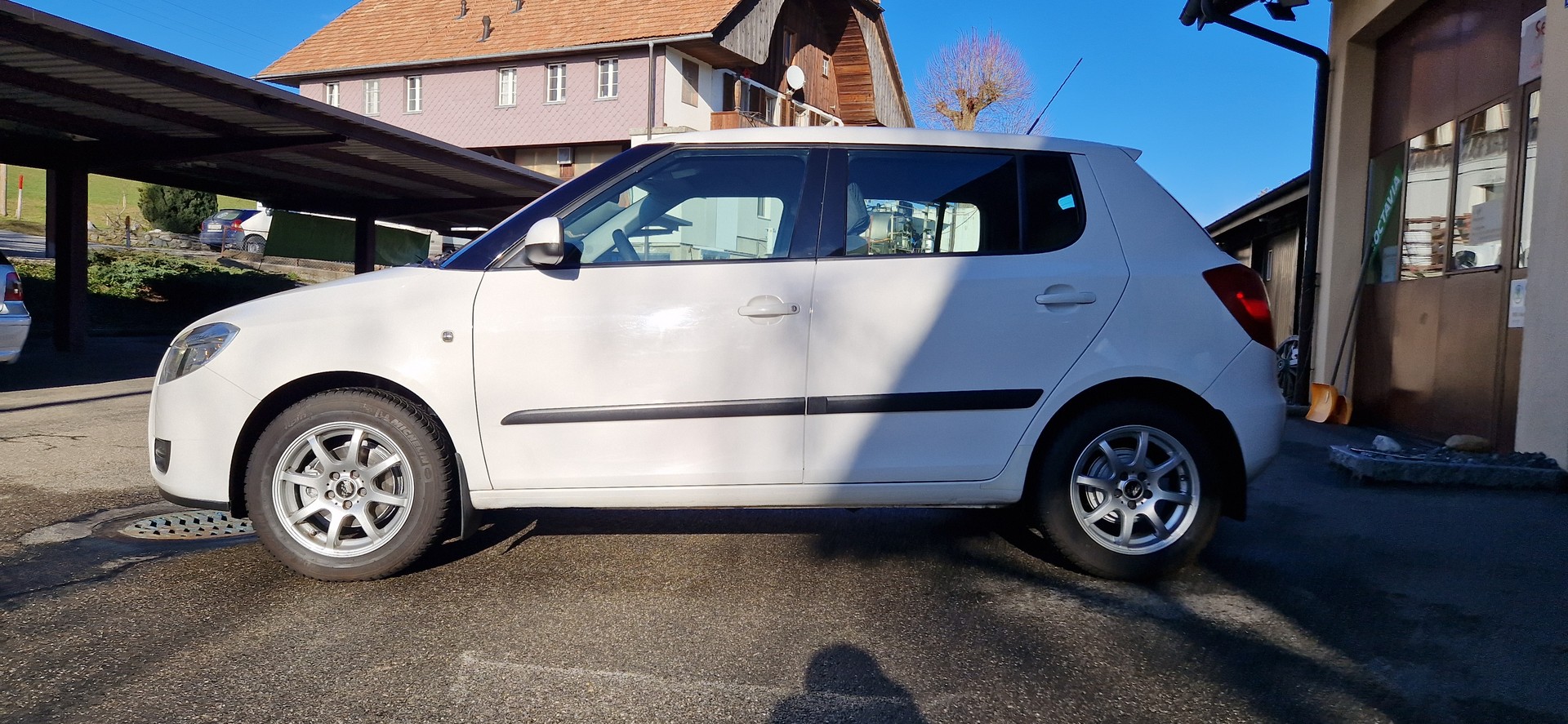 SKODA Fabia 1.2 Entry-image-1