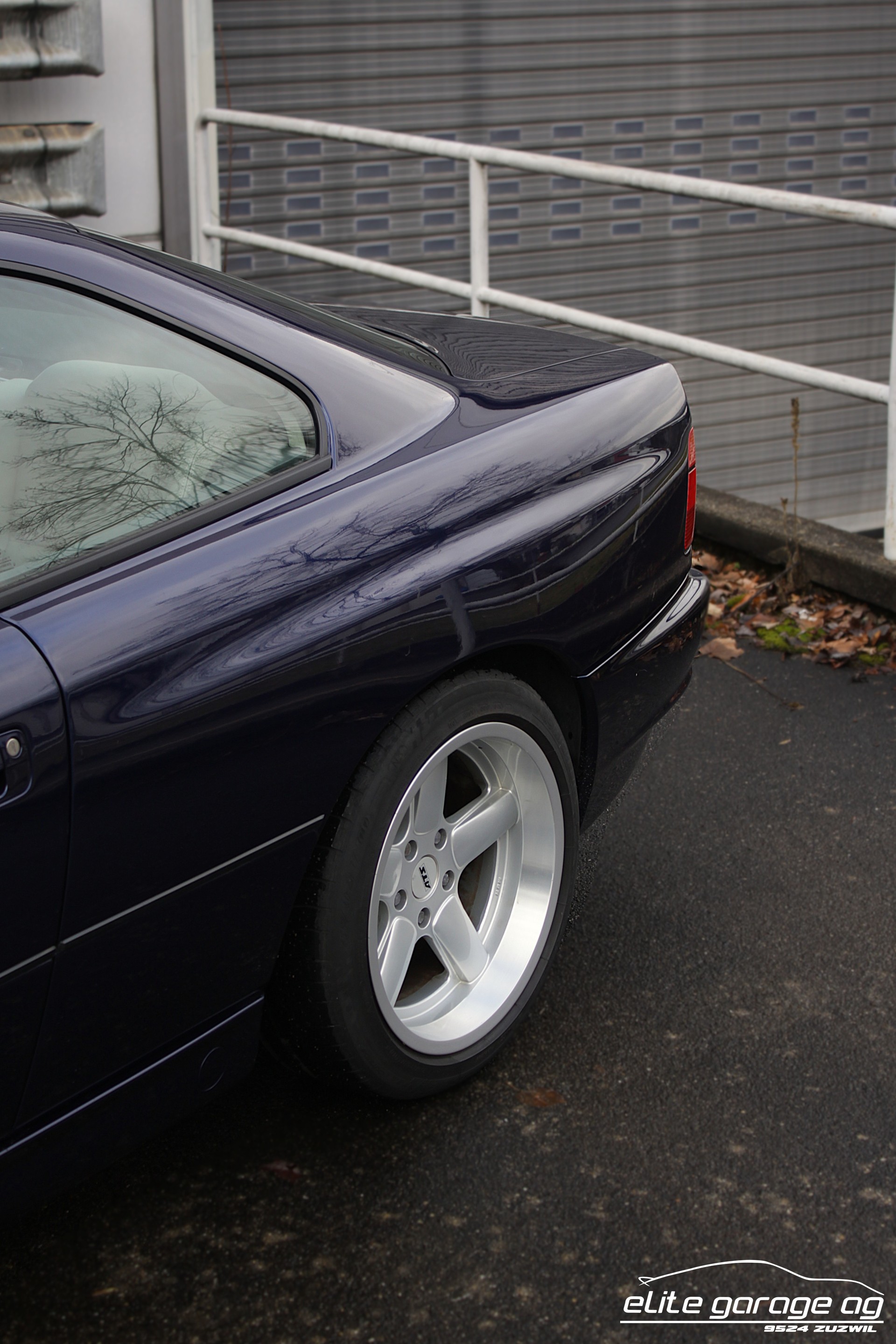 BMW 850i-image-12
