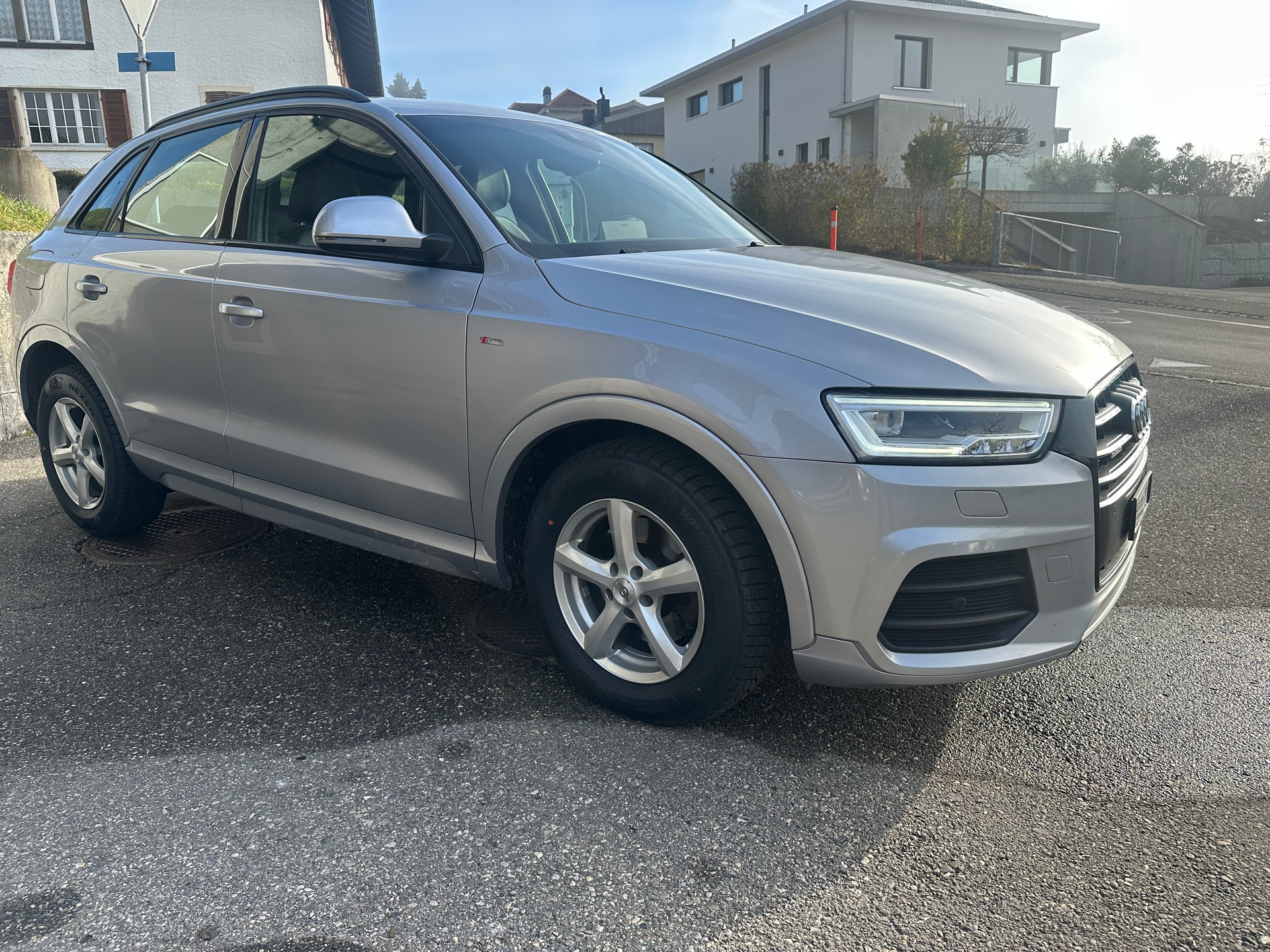AUDI Q3 2.0 TDI quattro S-tronic-image-2