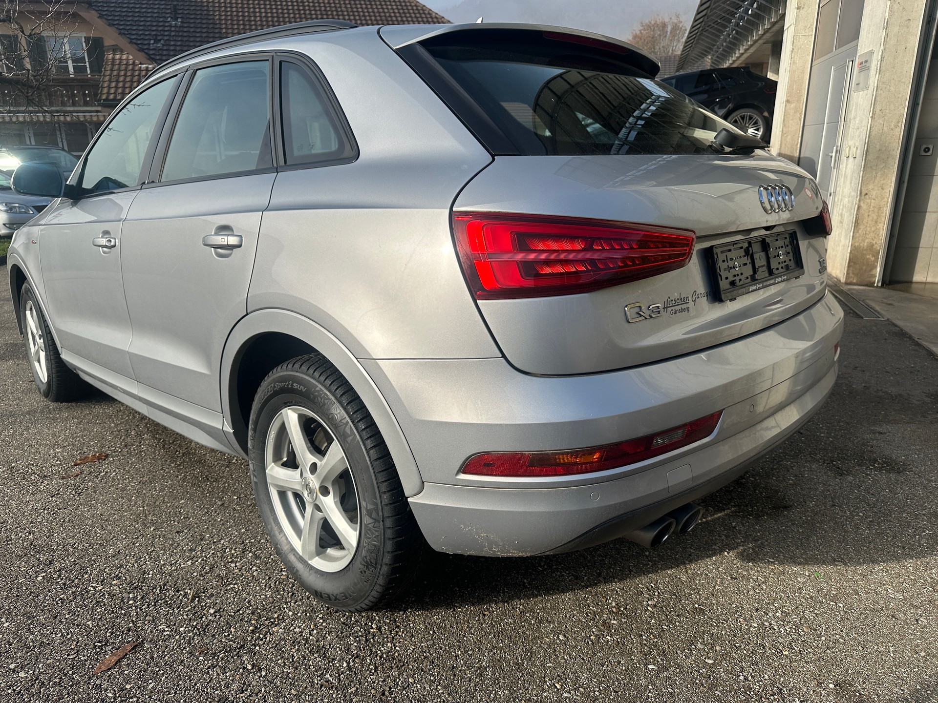 AUDI Q3 2.0 TDI quattro S-tronic-image-1