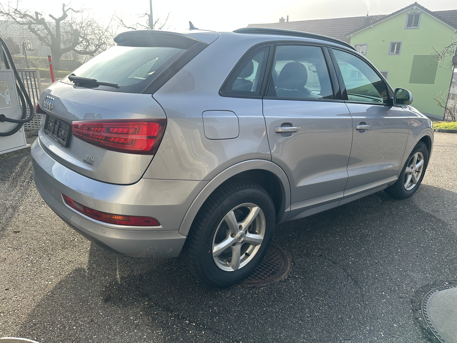 AUDI Q3 2.0 TDI quattro S-tronic-image-5